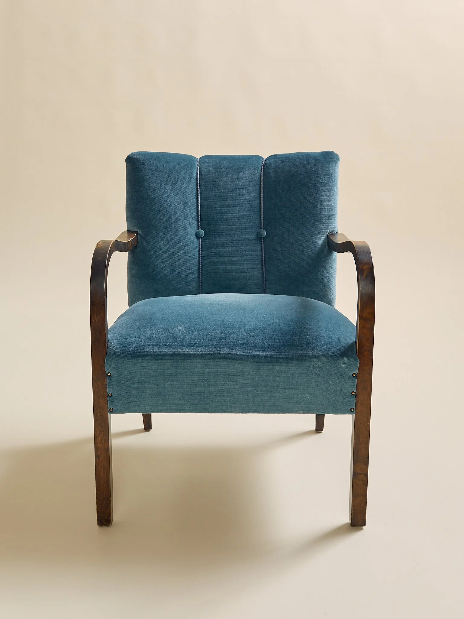 311_TheVintagePairofFritzHansenStyleDanishLoungeChairsc1960s_02.jpg