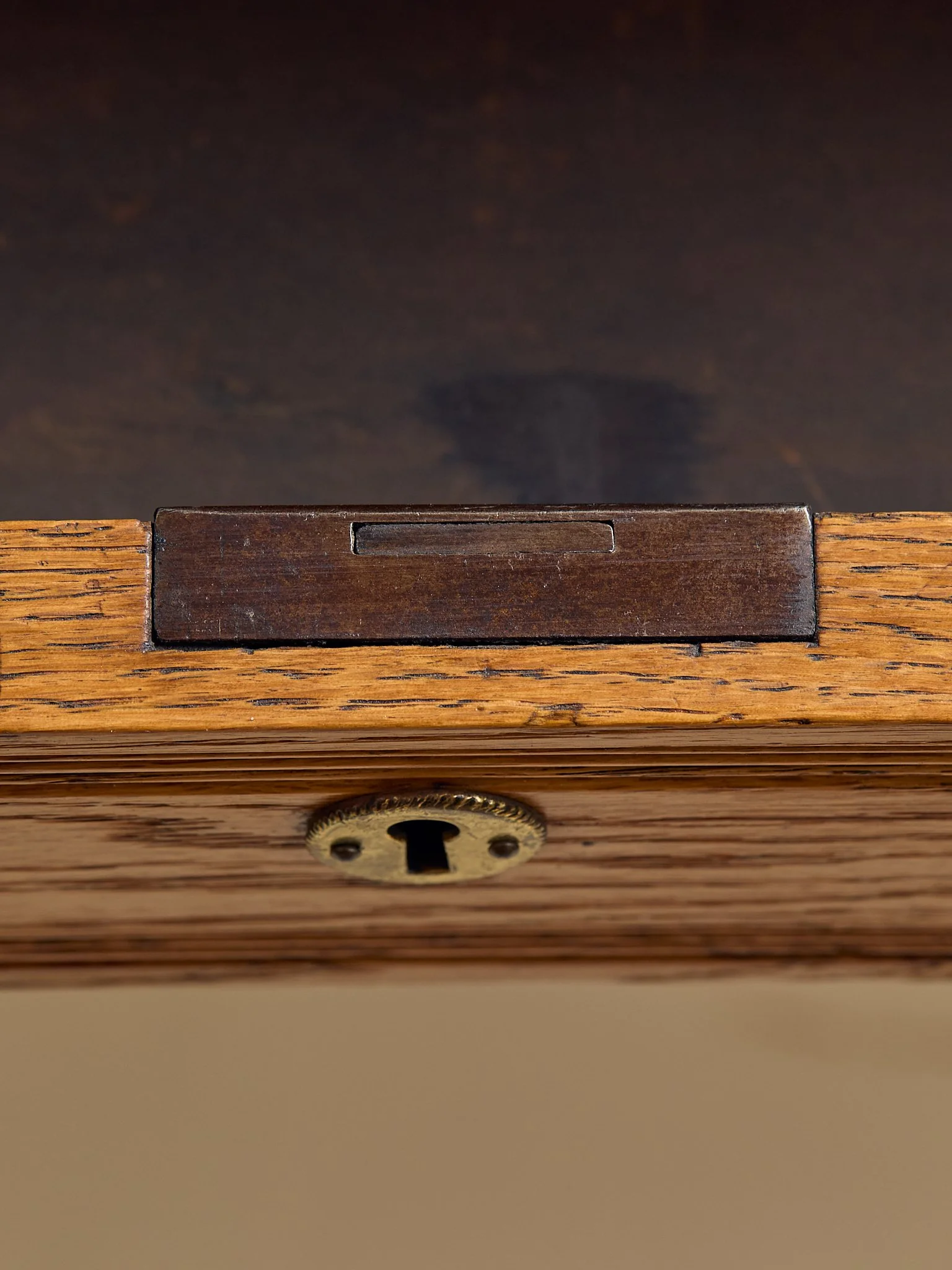 301_TheVintageOakAndLeatherDesk_11.jpg