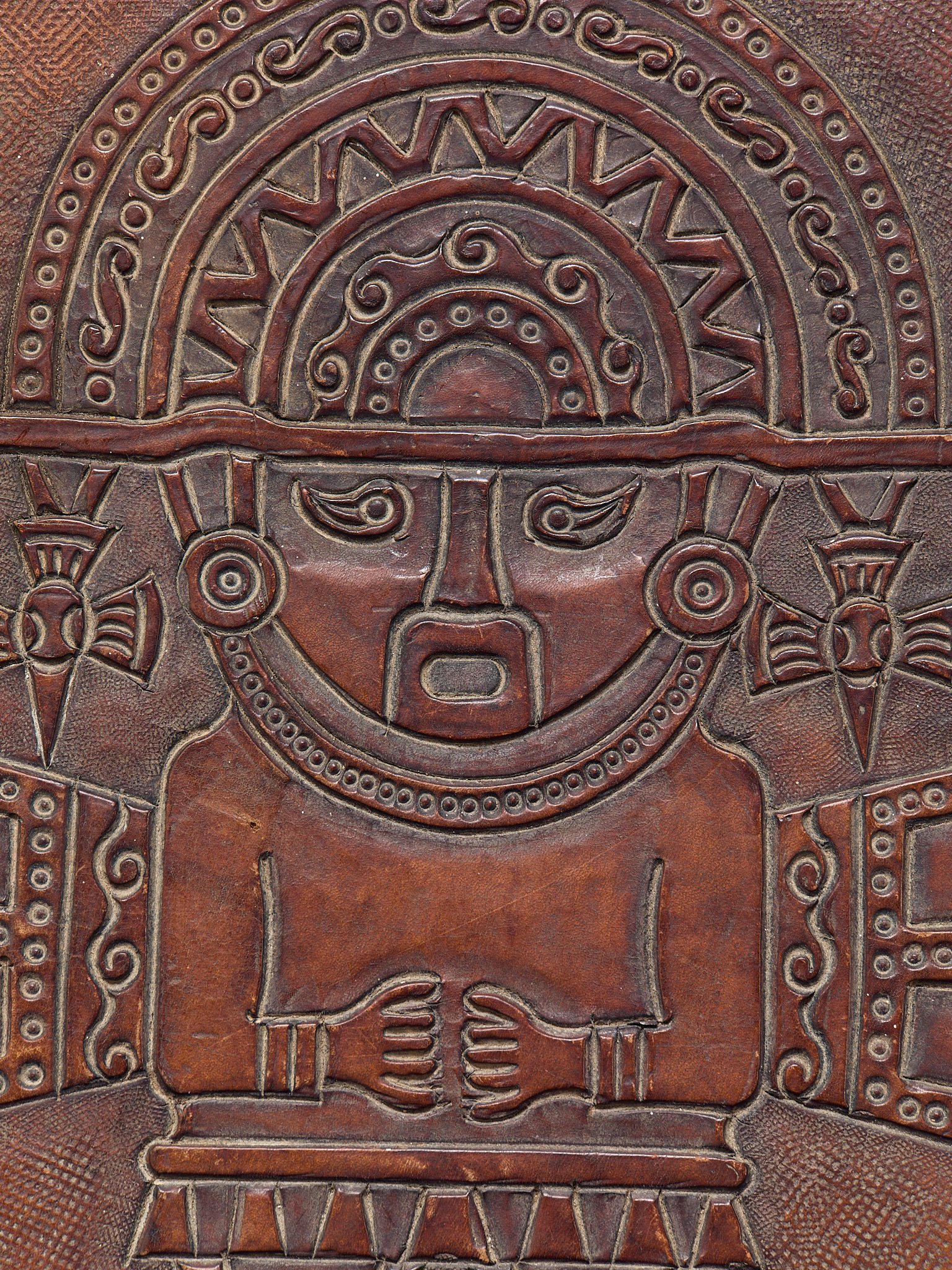 316_TheVintagePeruvianCarvedLeatherSideTableSet_04.jpg