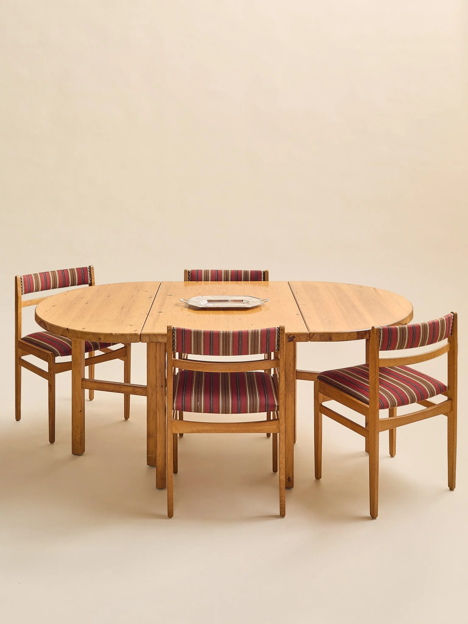 389_TheVintageScandinavianPineDropLeafDiningTable1970S_02.jpg