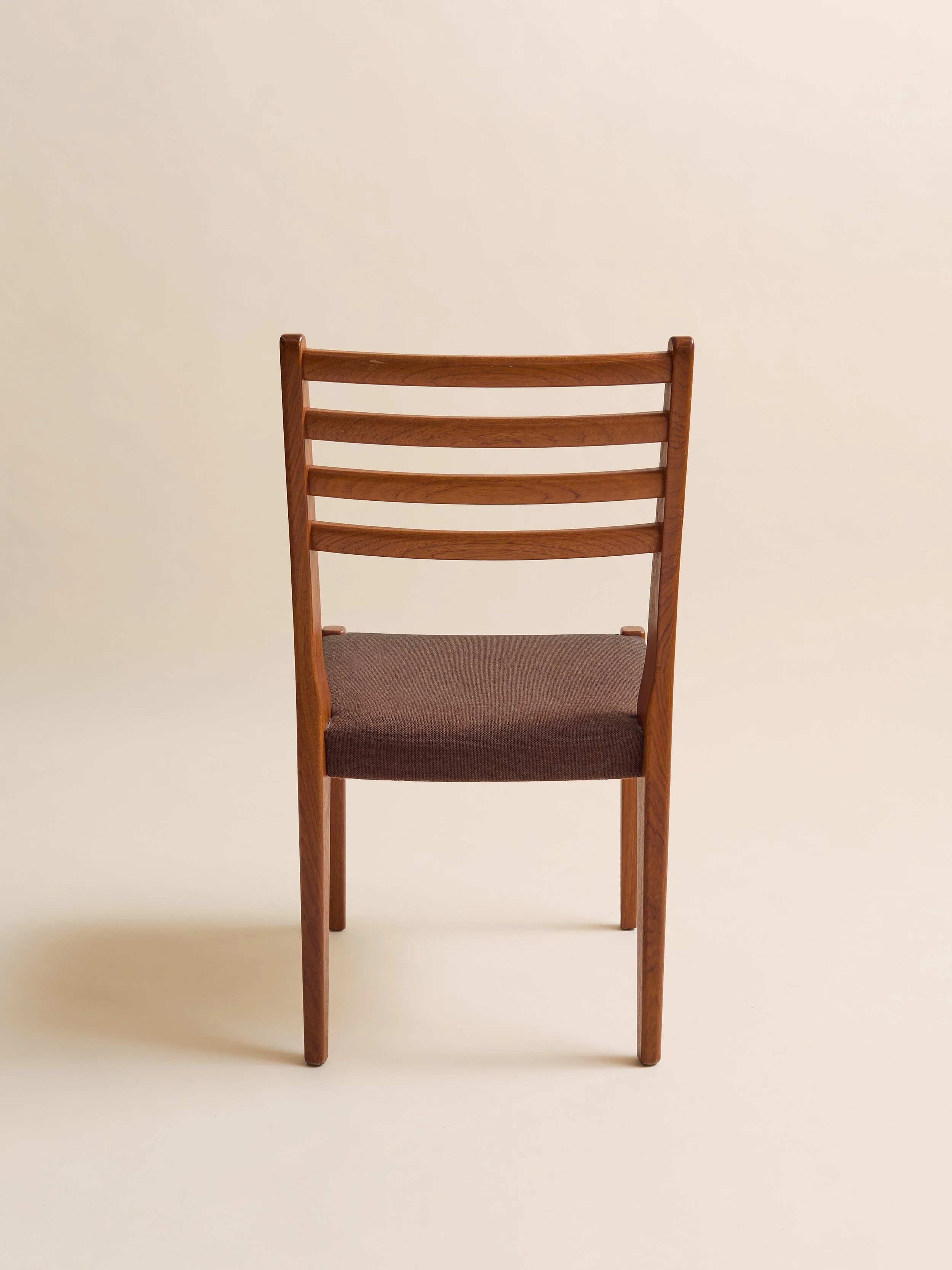115_TheVinatageMCMTeakDiningChairSet_005.jpg