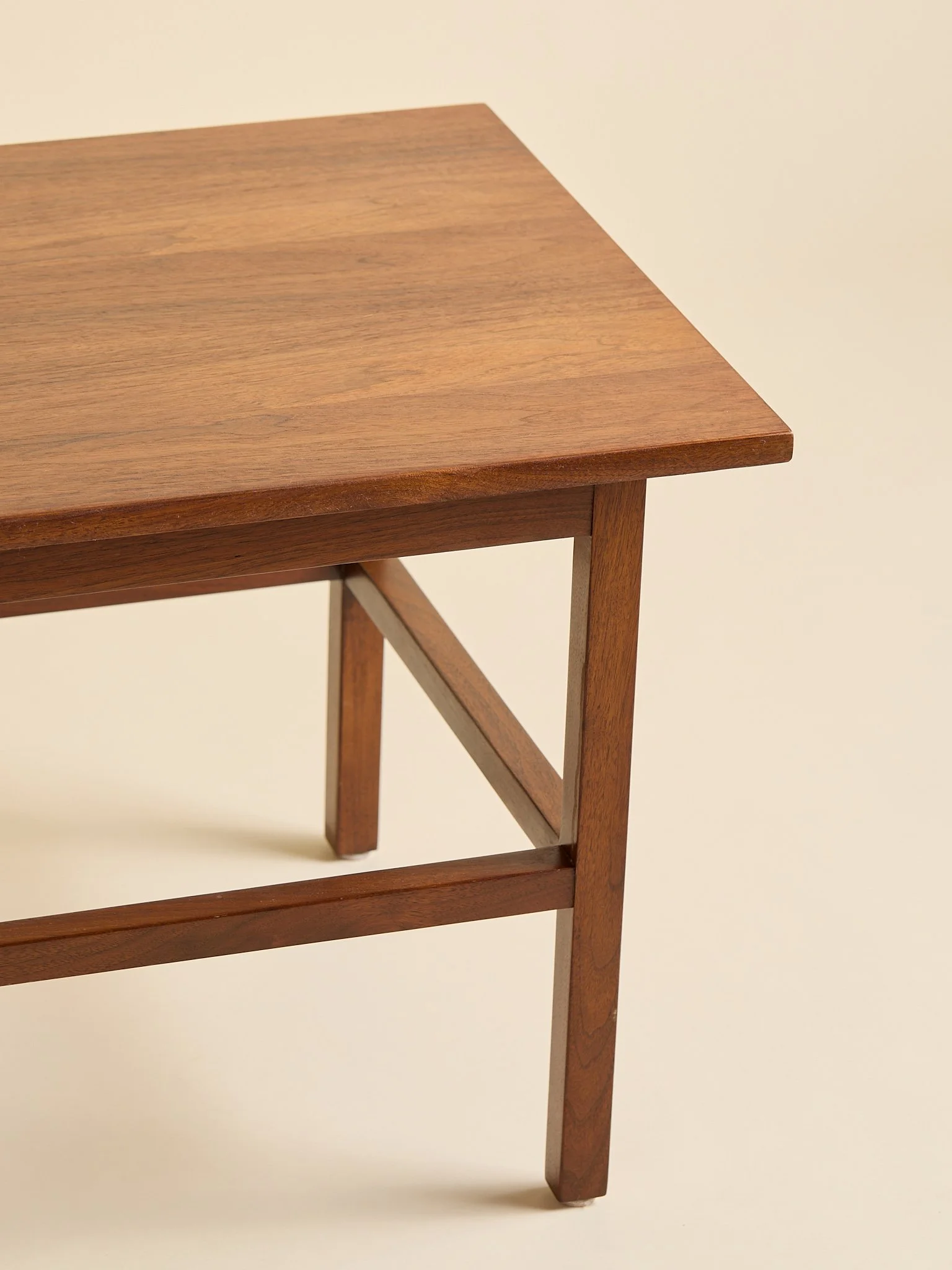 413_TheVintageMCMSideTables_09.jpg