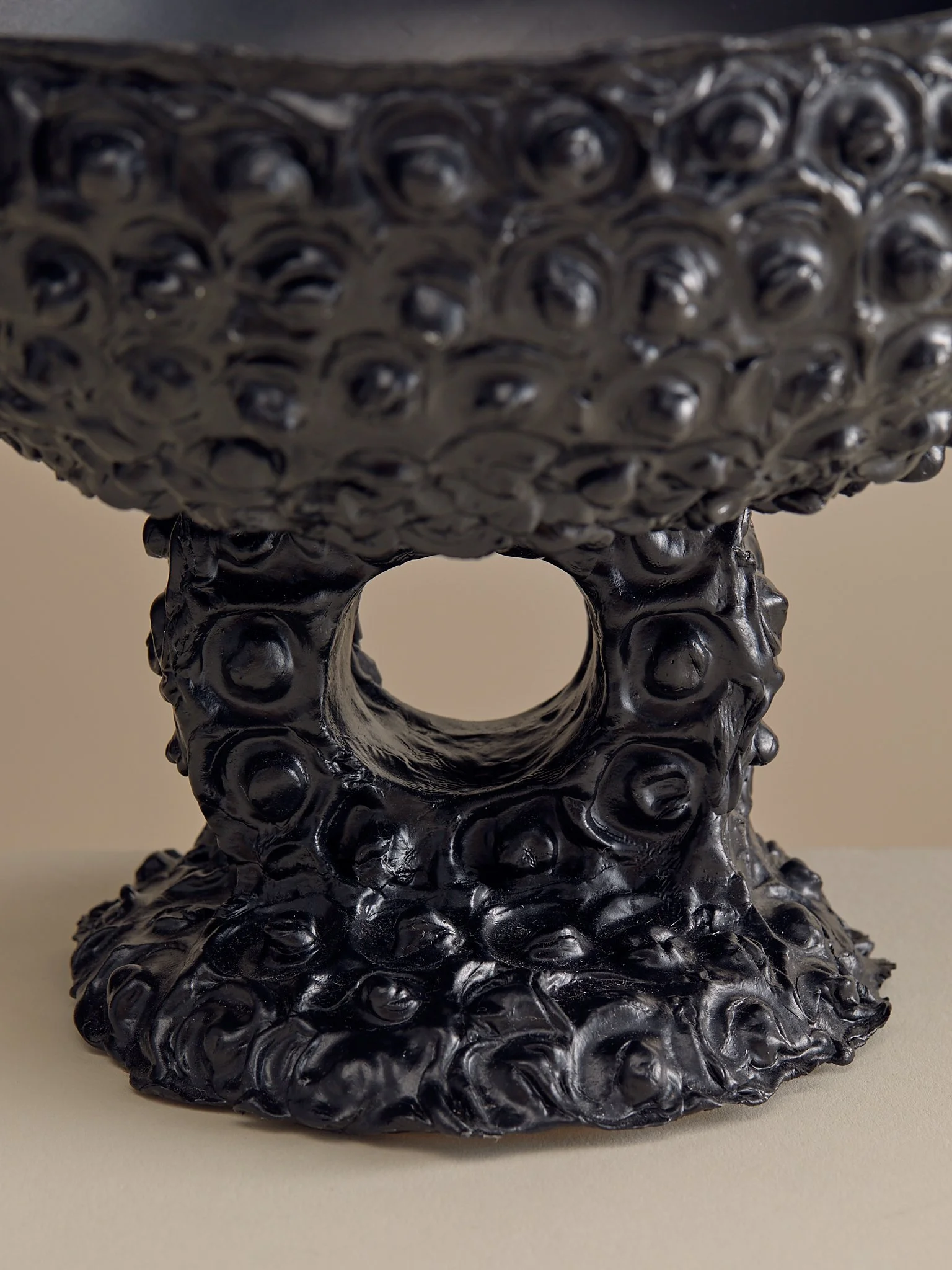 296_TheDoubleBaseBlackCeramicVessel_004.jpg