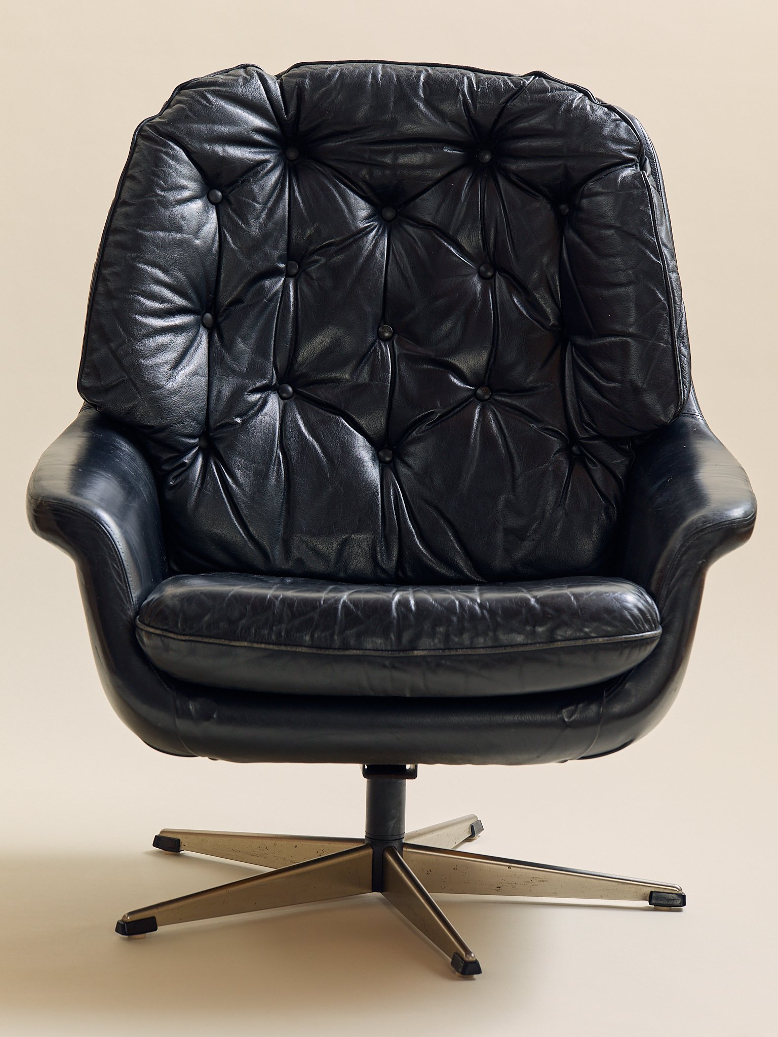 288_TheVintageH.W.KleinforBraminDanishLeatherLoungeChair1960s_07.jpg