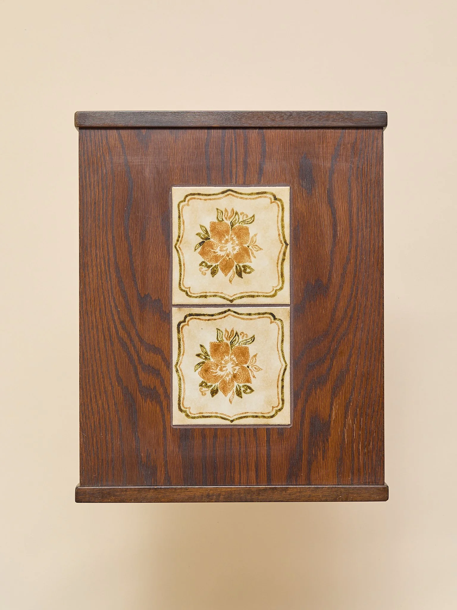 368_TheVintageScandinavianOak&CeramicTileNestingTables_06.jpg