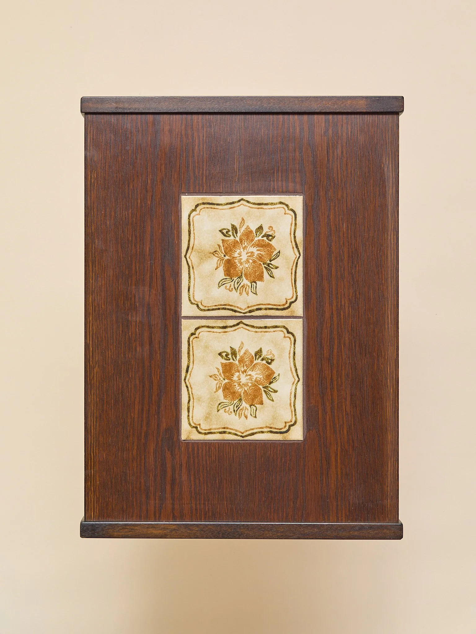 368_TheVintageScandinavianOak&CeramicTileNestingTables_05.jpg