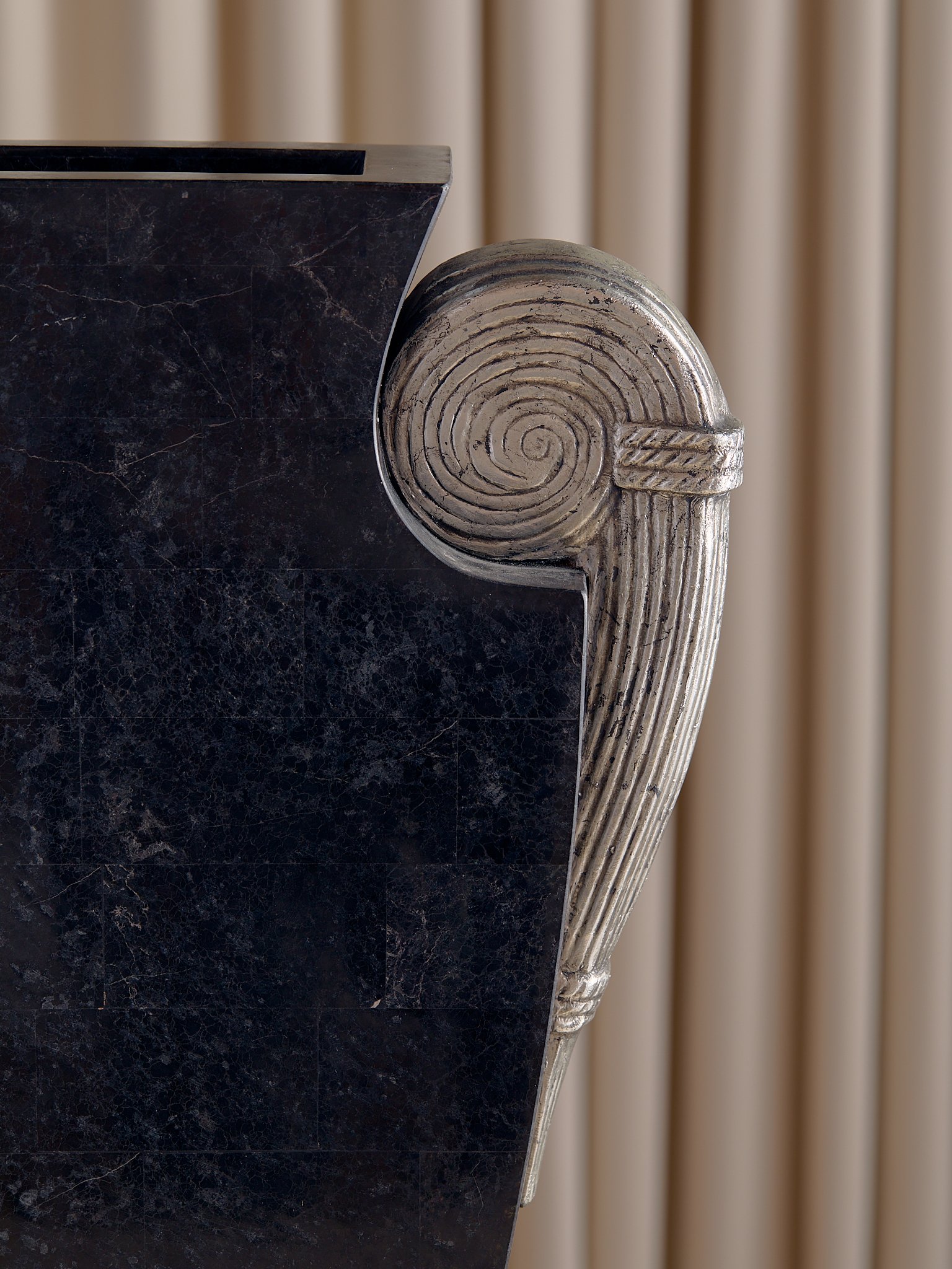 58_TheVintagePostModernBlackandSilverSculpturalVase_006.jpg