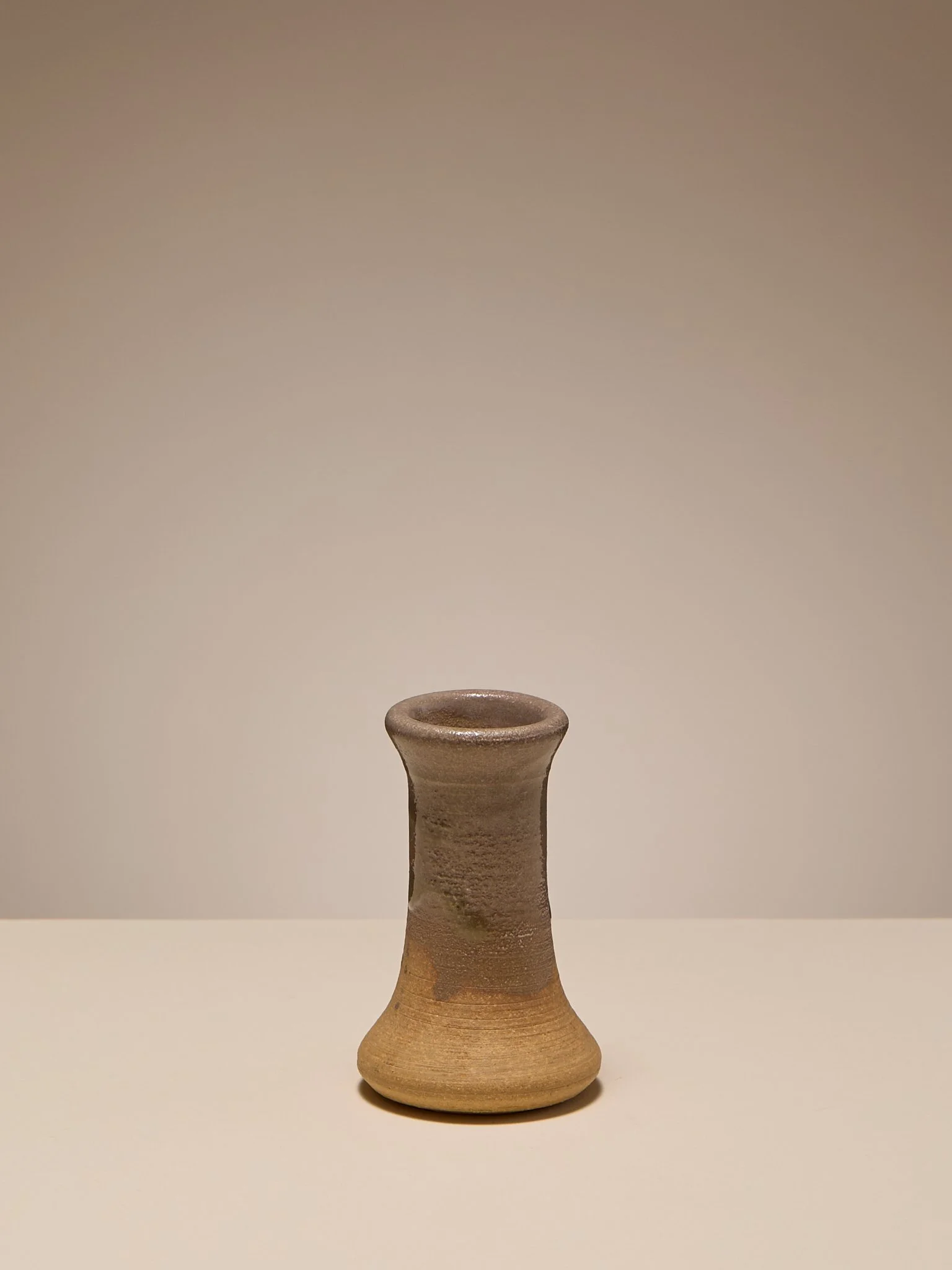 325_TheVintageHandmadeCeramicNeutralMiniVase_002.jpg