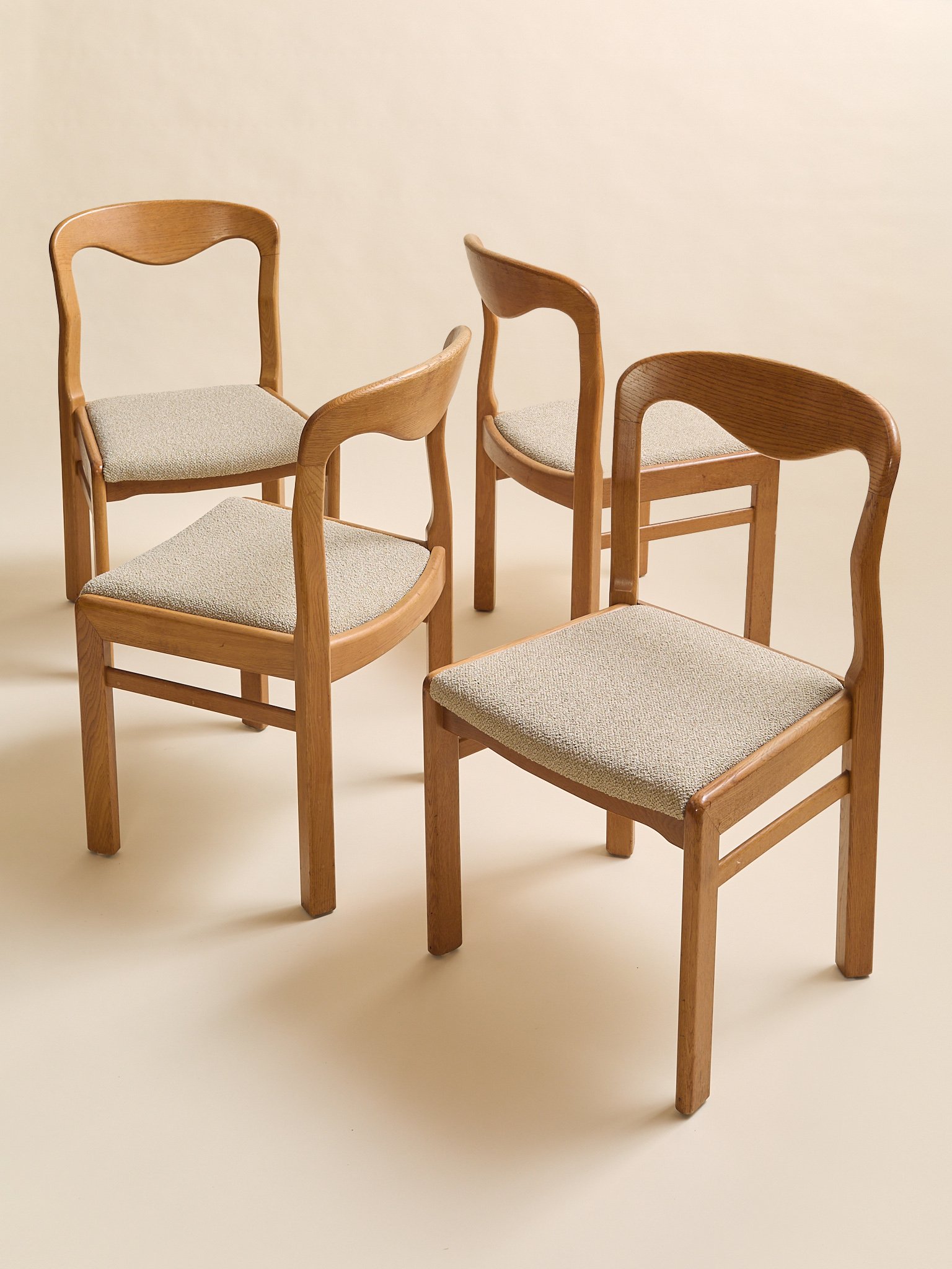 378_TheVintageStyleOfMollerOak&BoucleDiningChairs1970s_02.jpg