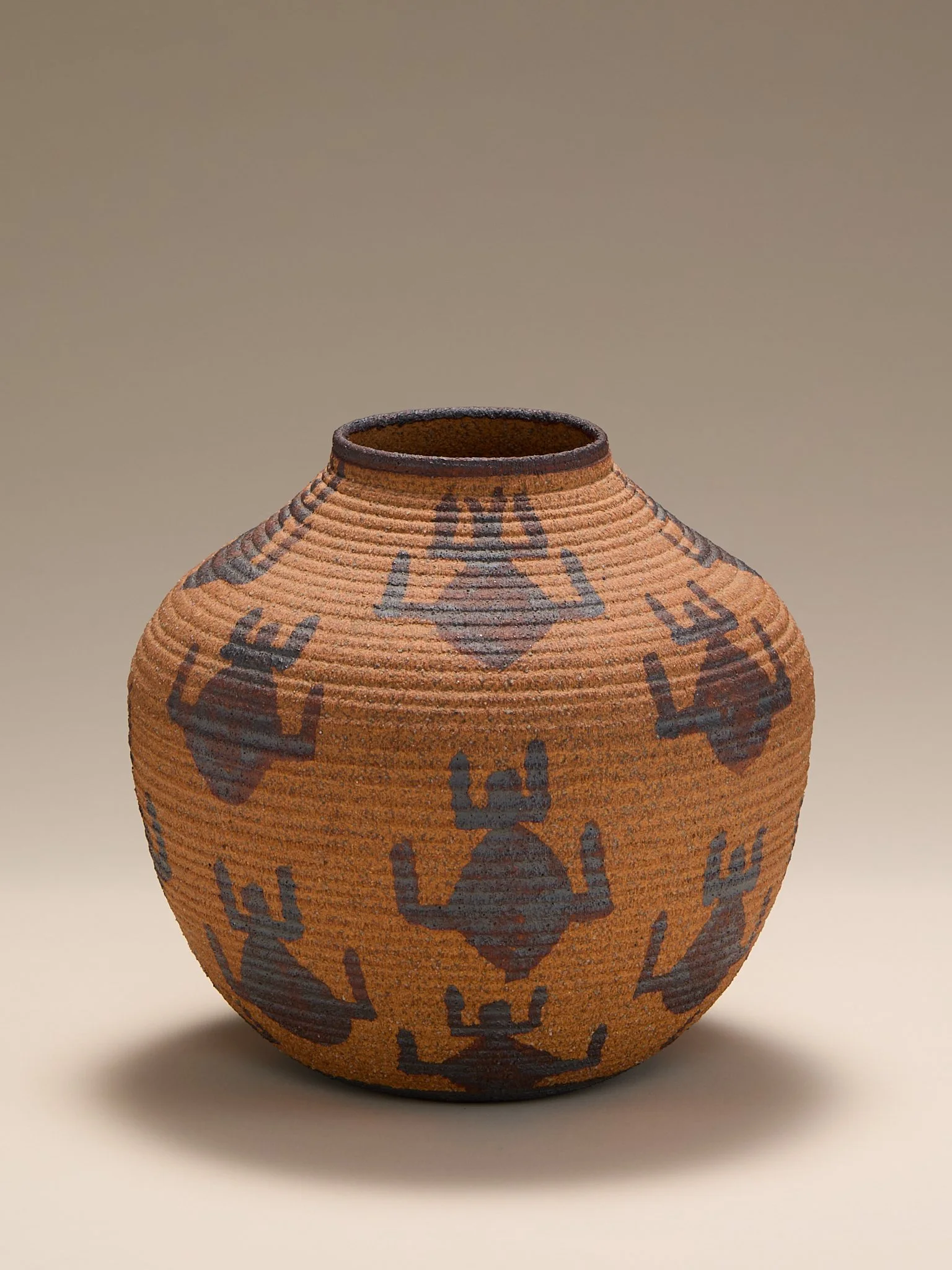 158_TheHandmadeTerracottaSouthwesternVessel_001.jpg