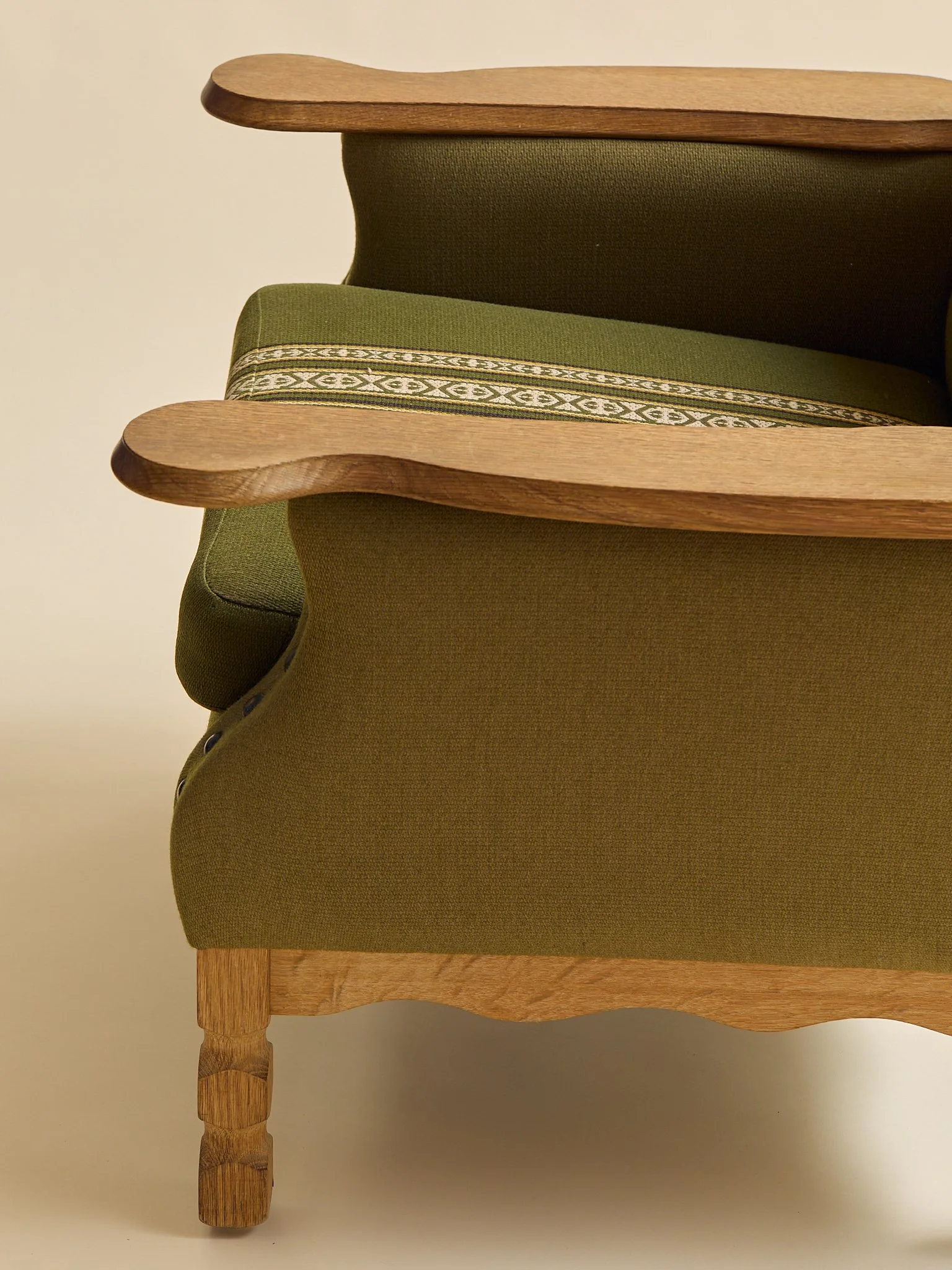 372_TheVintageDanishOakLoungeChairsAttrHenningKjaernulf1960s_11.jpg