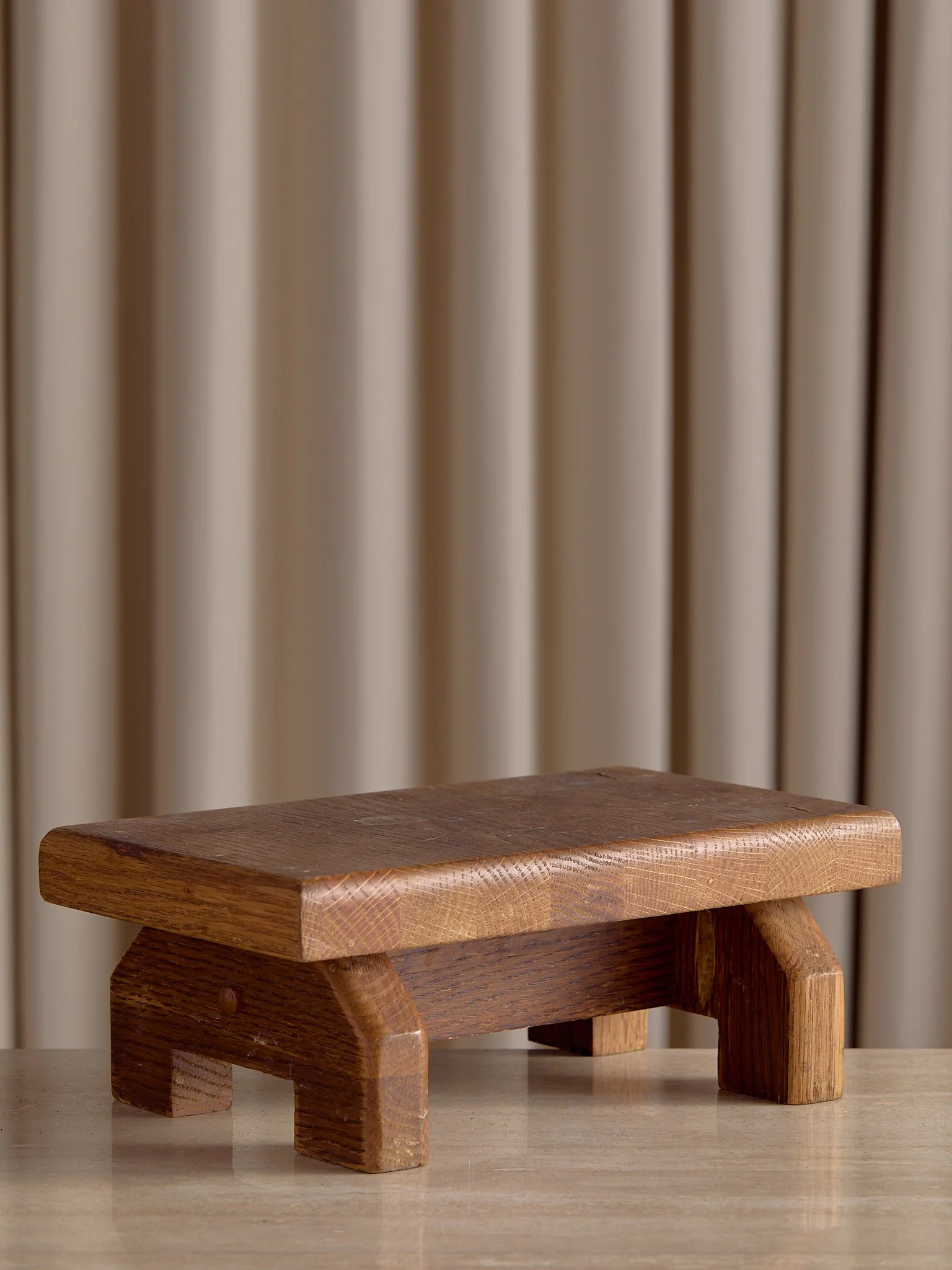 The Vintage Wood Platform