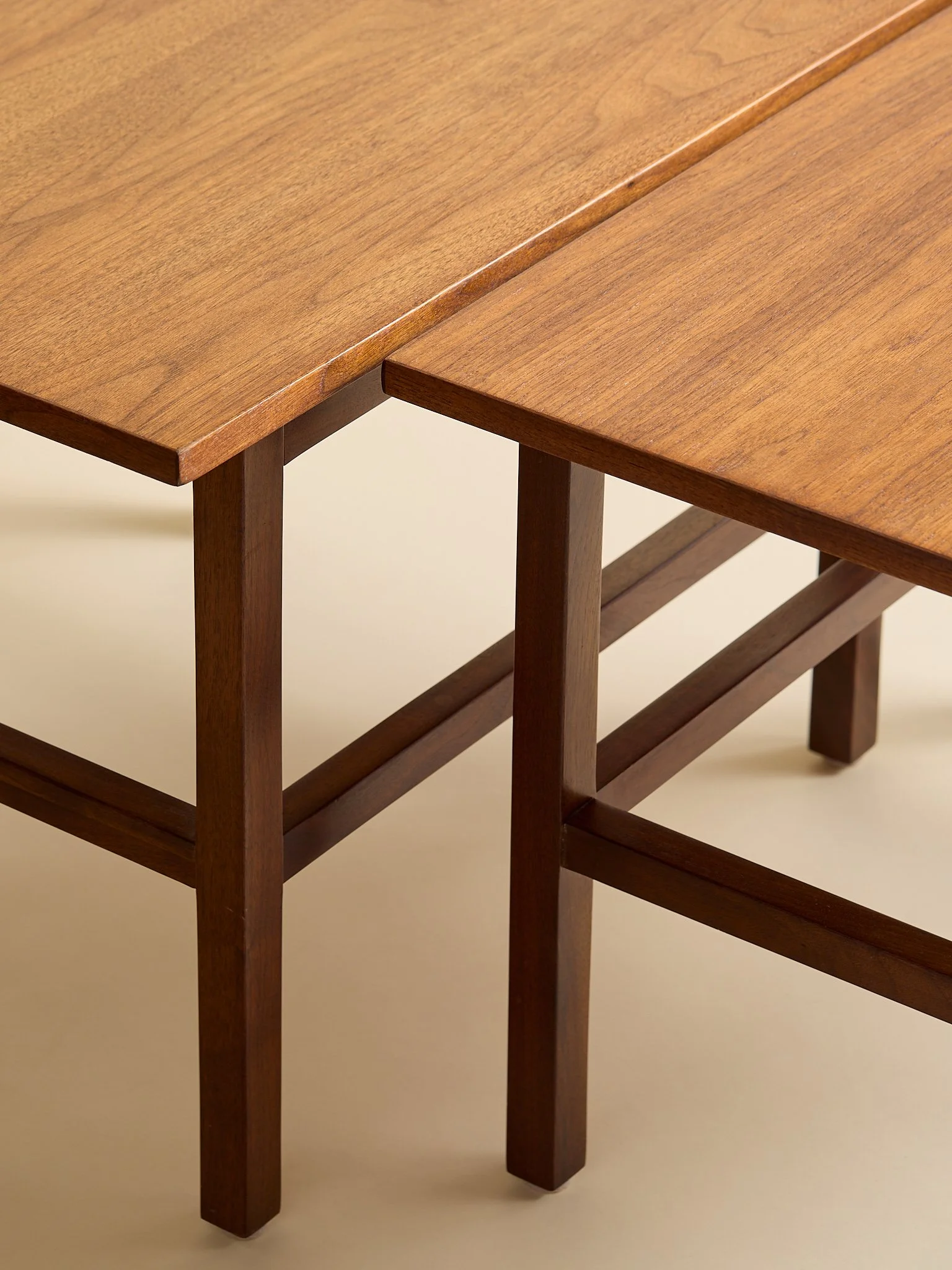 413_TheVintageMCMSideTables_07.jpg