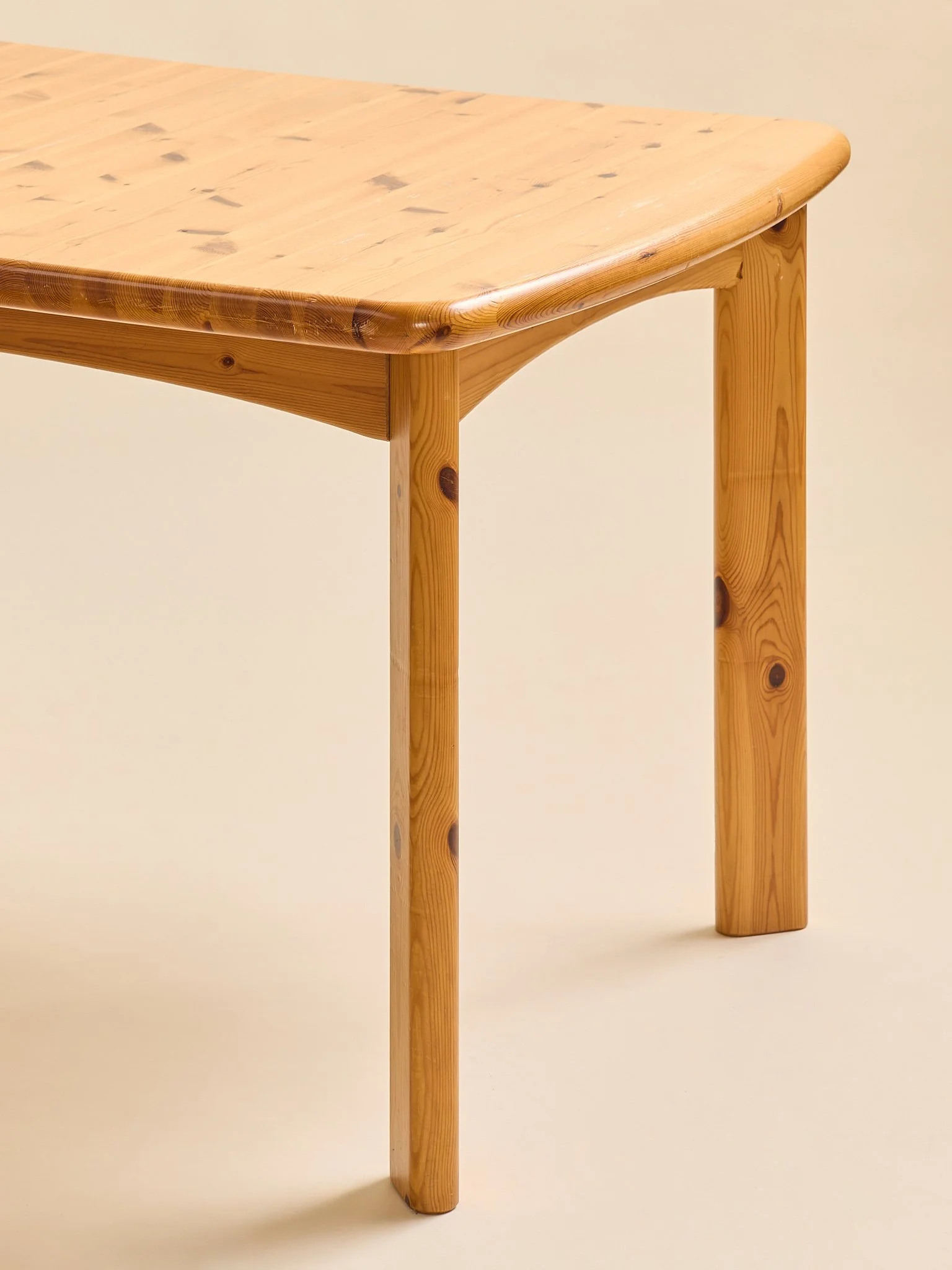 390_TheVintageDaumillerStylePineExtendingDiningTable1970S_08.jpg