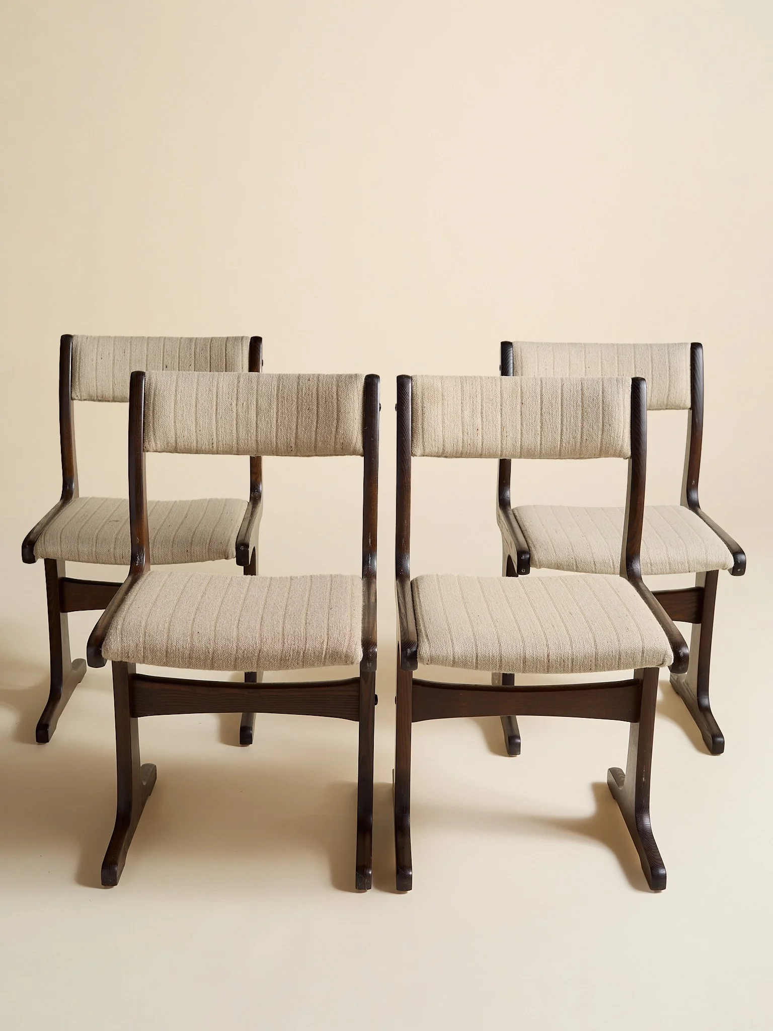 409_TheVintageGangsoMoblerDanishOakDiningChairs1970S_03.jpg
