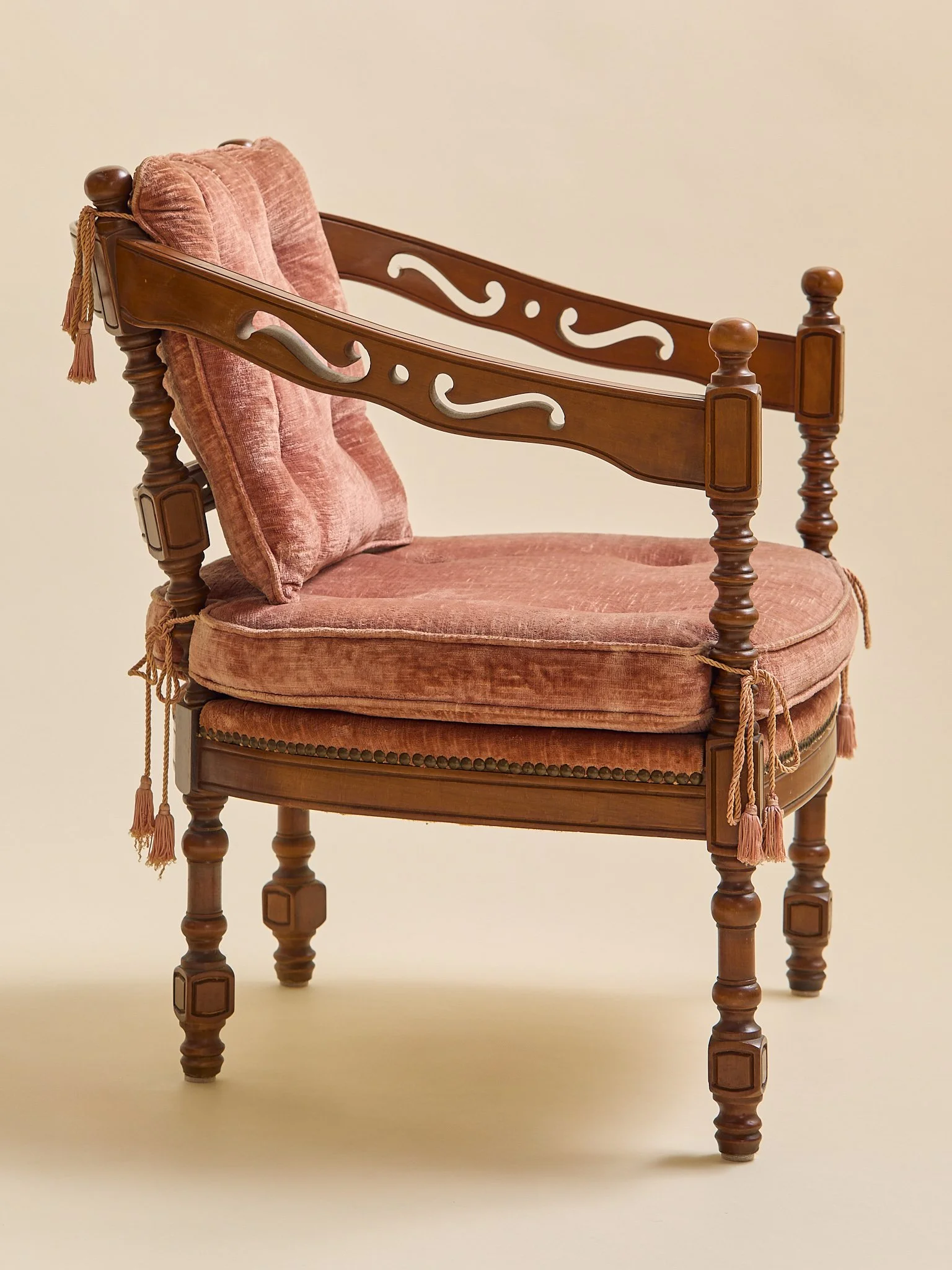 359_TheVintageGiorgettiGalleryCarvedArmchairs1970S_08.jpg