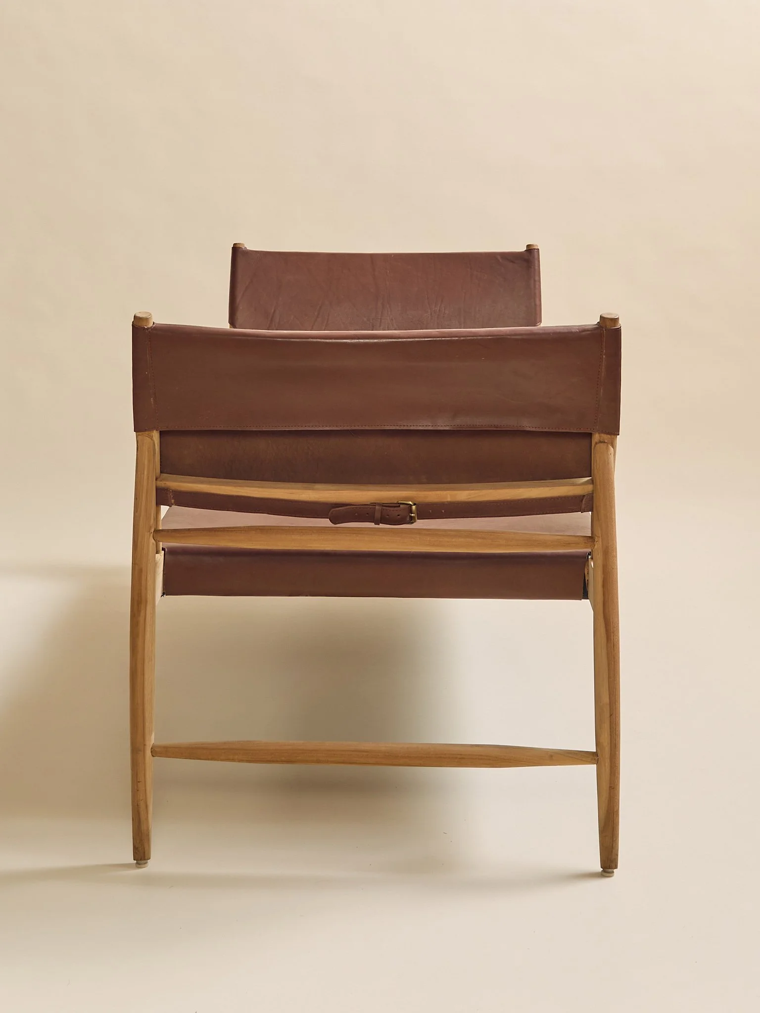 347_TheVintageRefinishedLeatherDaybed_03.jpg