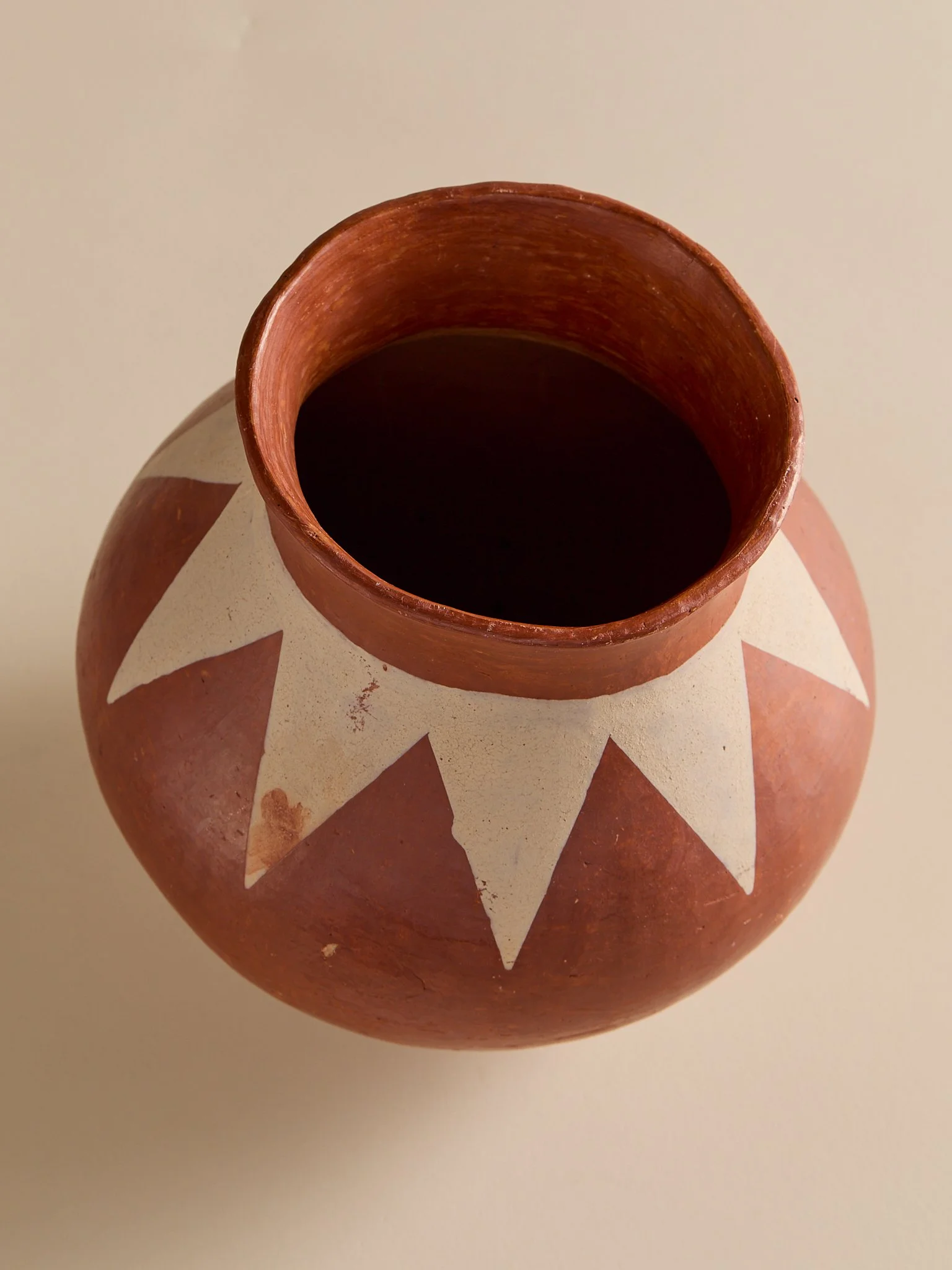 223_TheVintagePaintedRimTerracottaVessel_002.jpg