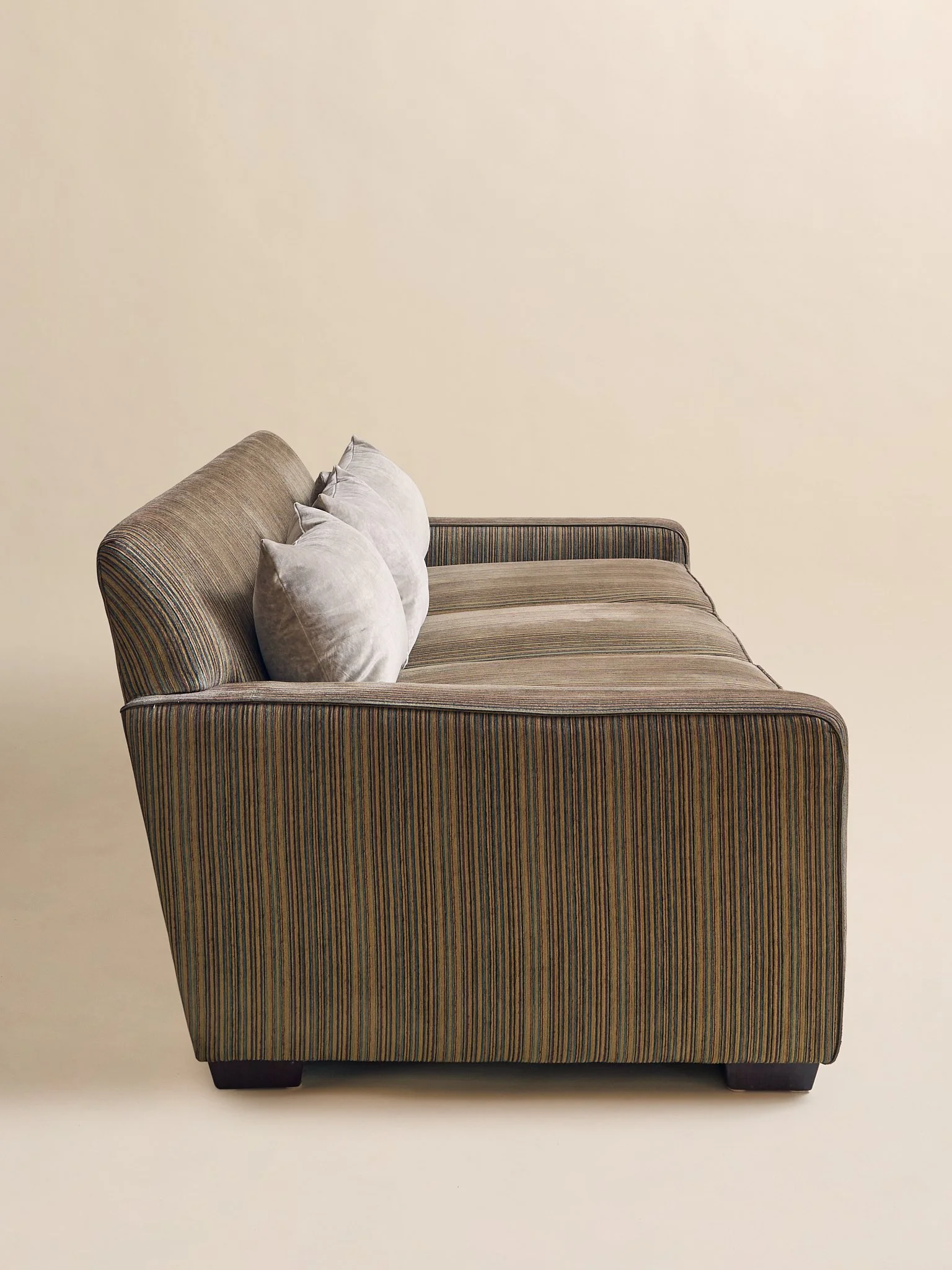 141_TheVintageSubtleStripeDeepSofa_003.jpg