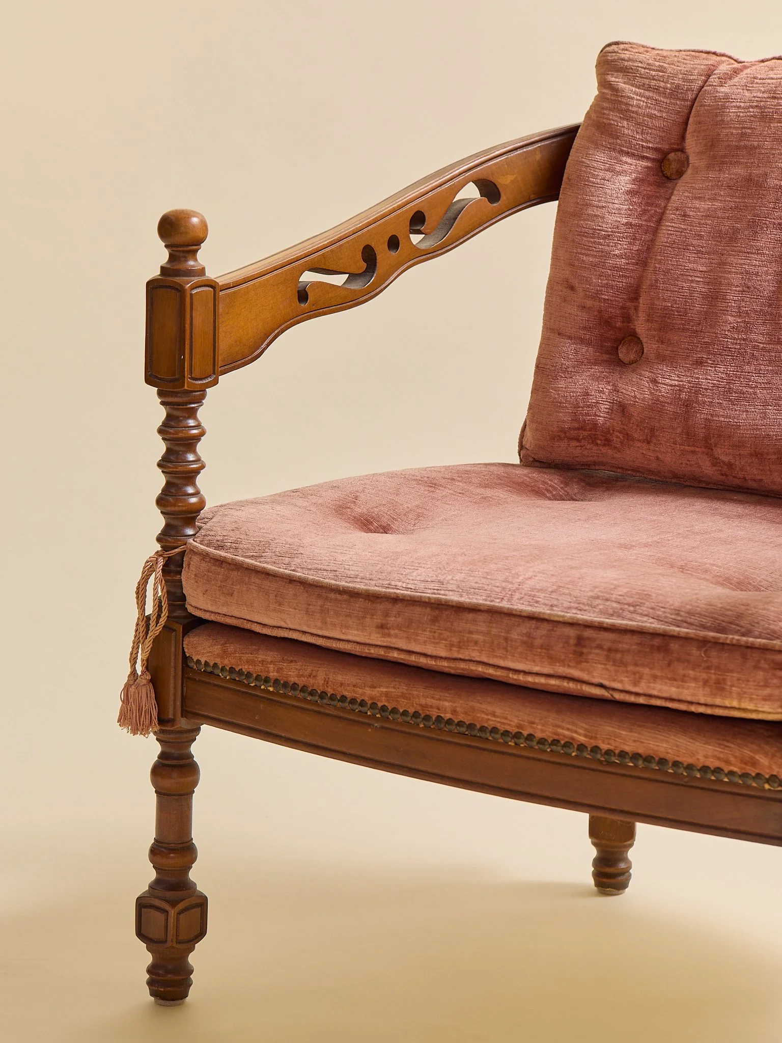 359_TheVintageGiorgettiGalleryCarvedArmchairs1970S_06.jpg