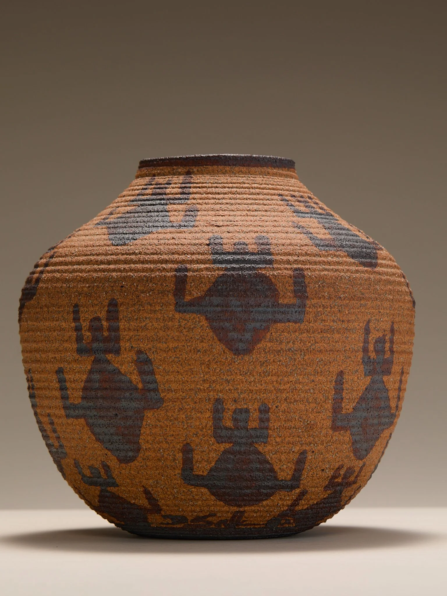 158_TheHandmadeTerracottaSouthwesternVessel_004.jpg