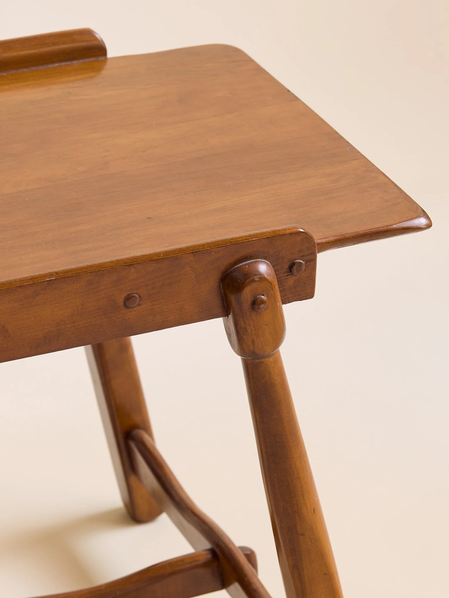 09_TheVintageRusticWoodSideTable_006.jpg