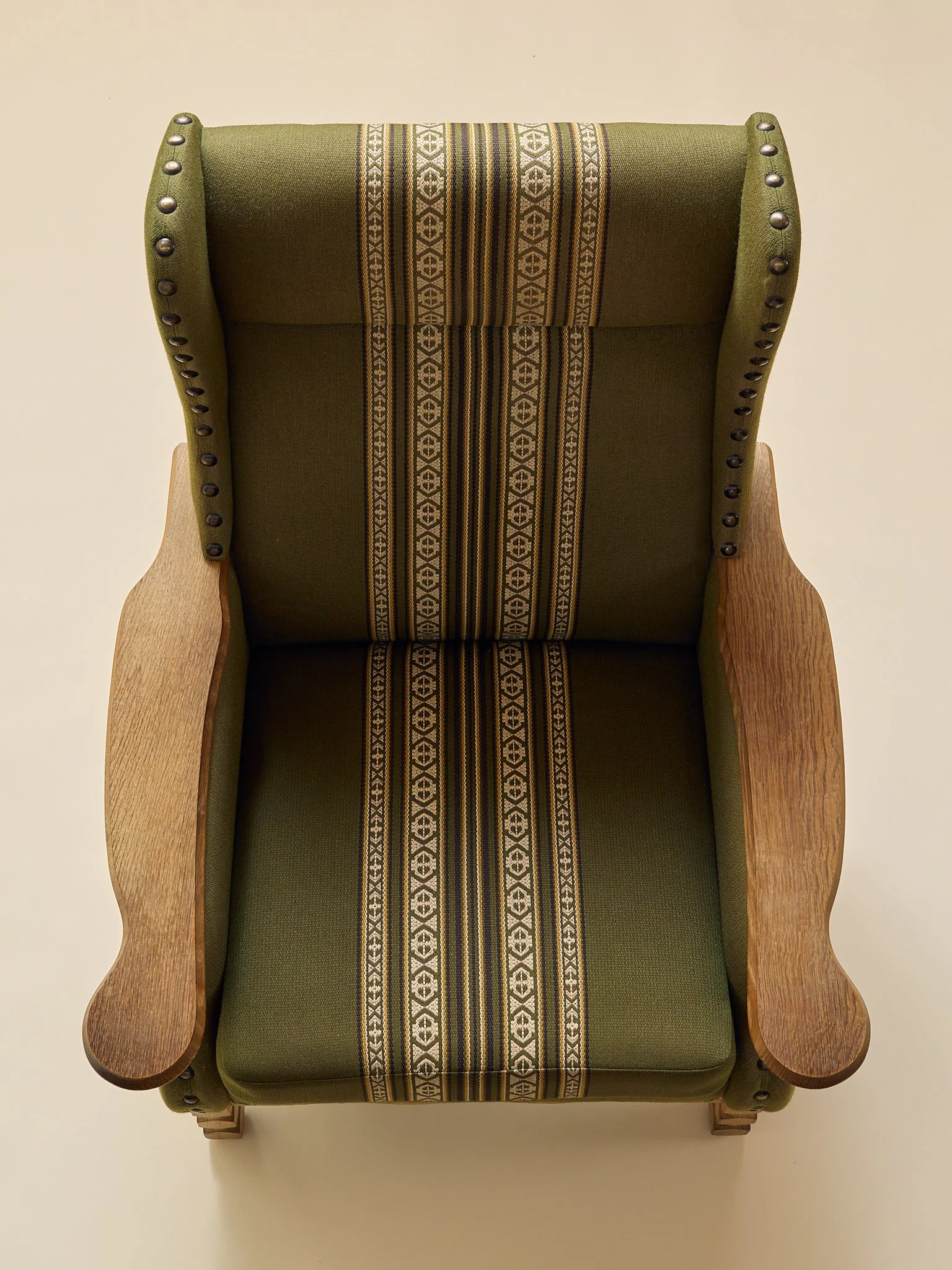 373_TheVintageDanishOakLoungeChairsAttrHenningKjaernulf1960s_2_07.jpg