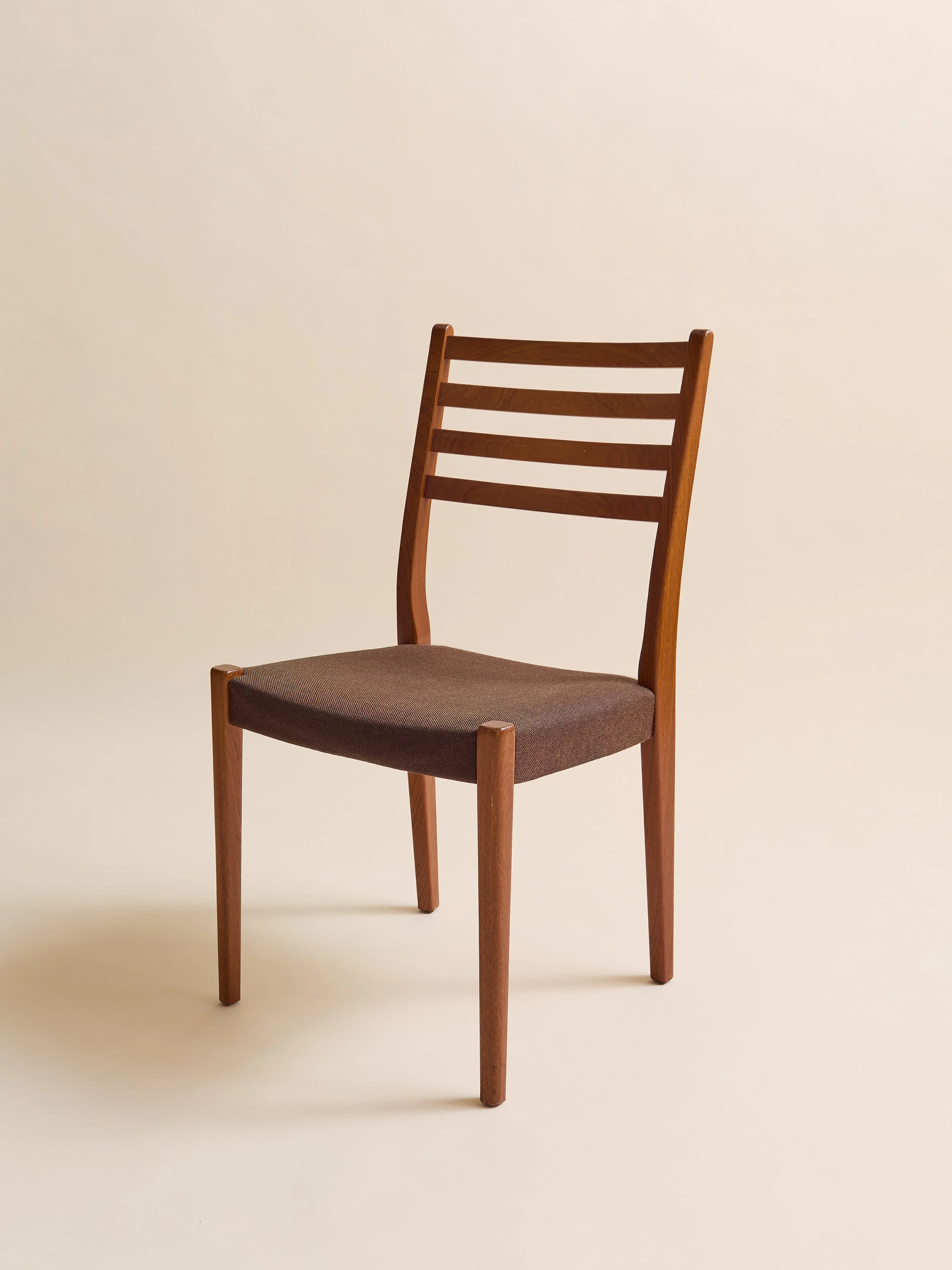 115_TheVinatageMCMTeakDiningChairSet_003.jpg