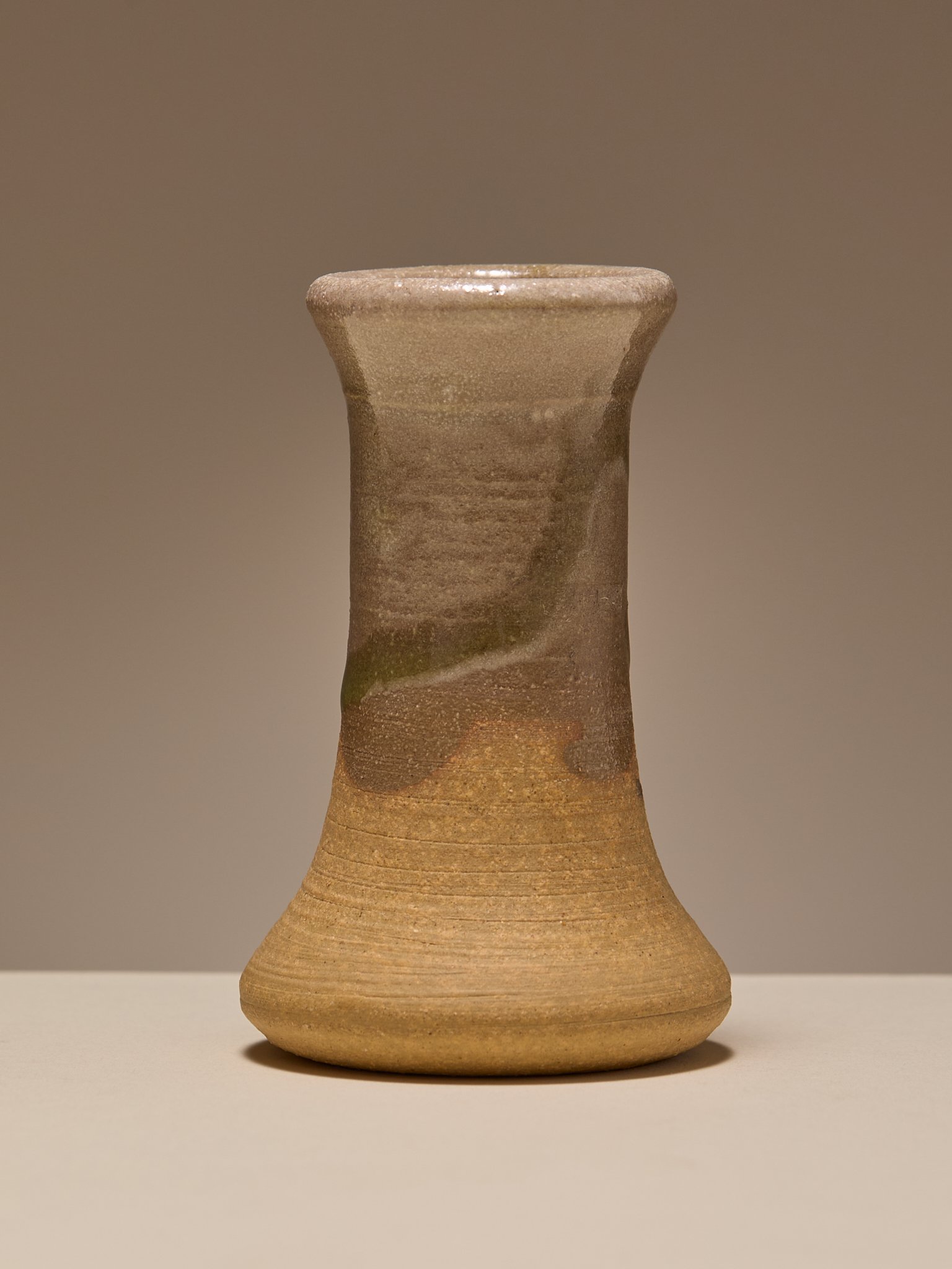 325_TheVintageHandmadeCeramicNeutralMiniVase_004.jpg