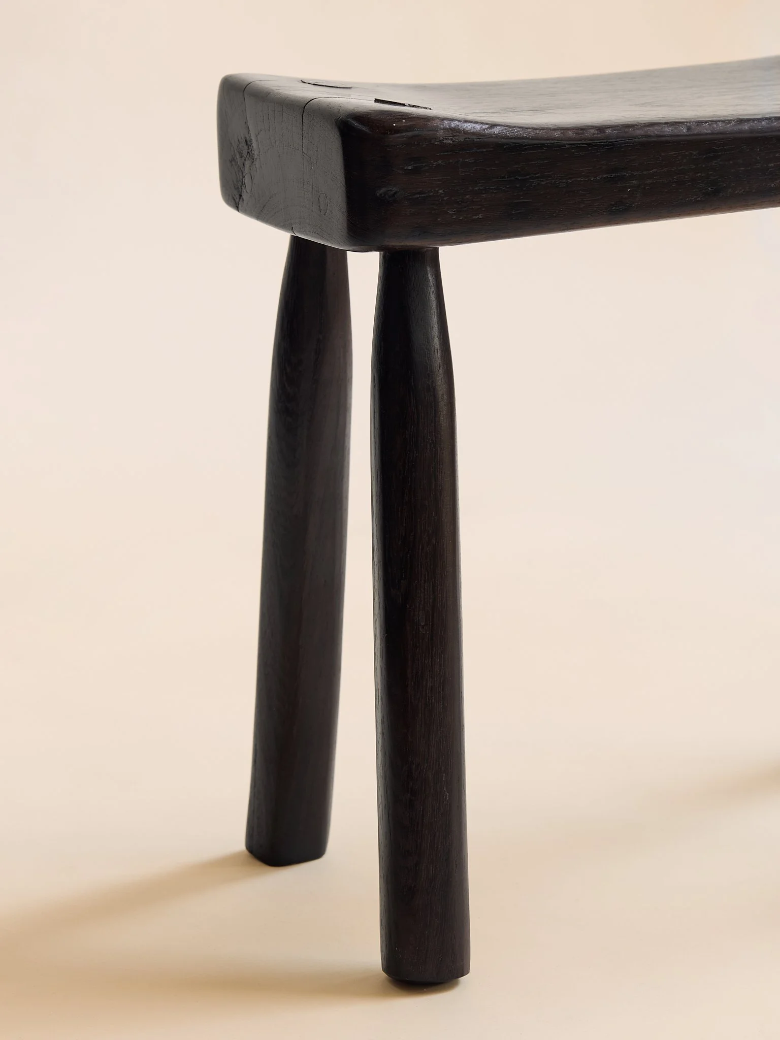 13_ThePrimitiveStyleWoodenStool_006.jpg
