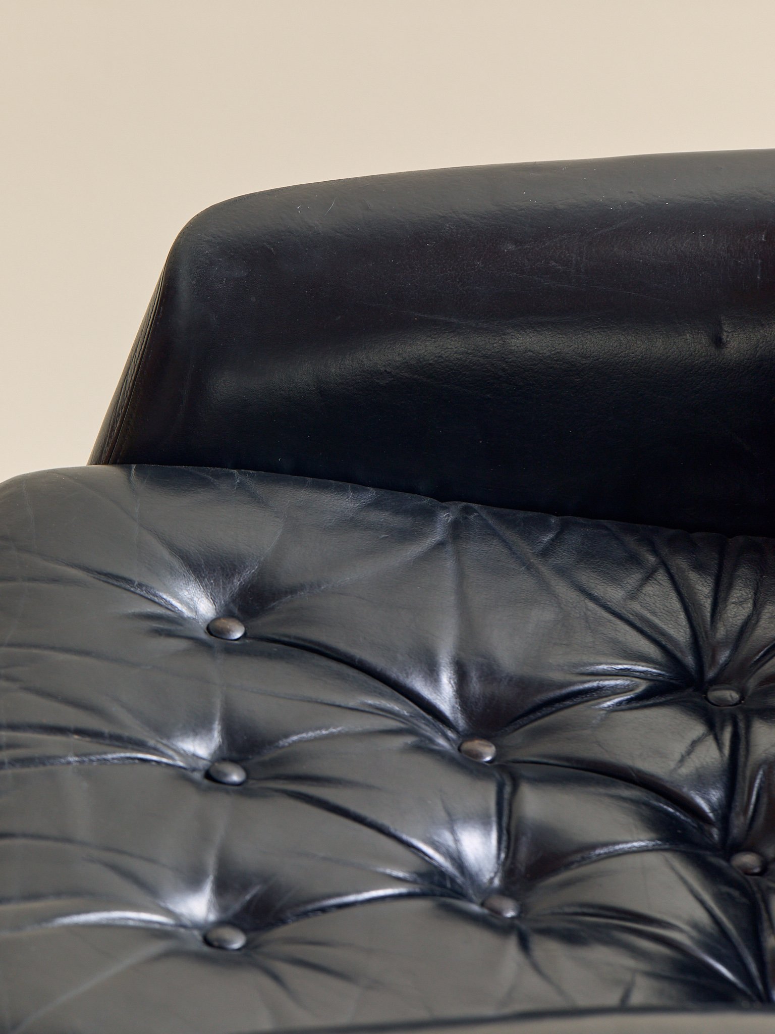 288_TheVintageH.W.KleinforBraminDanishLeatherLoungeChair1960s_15.jpg