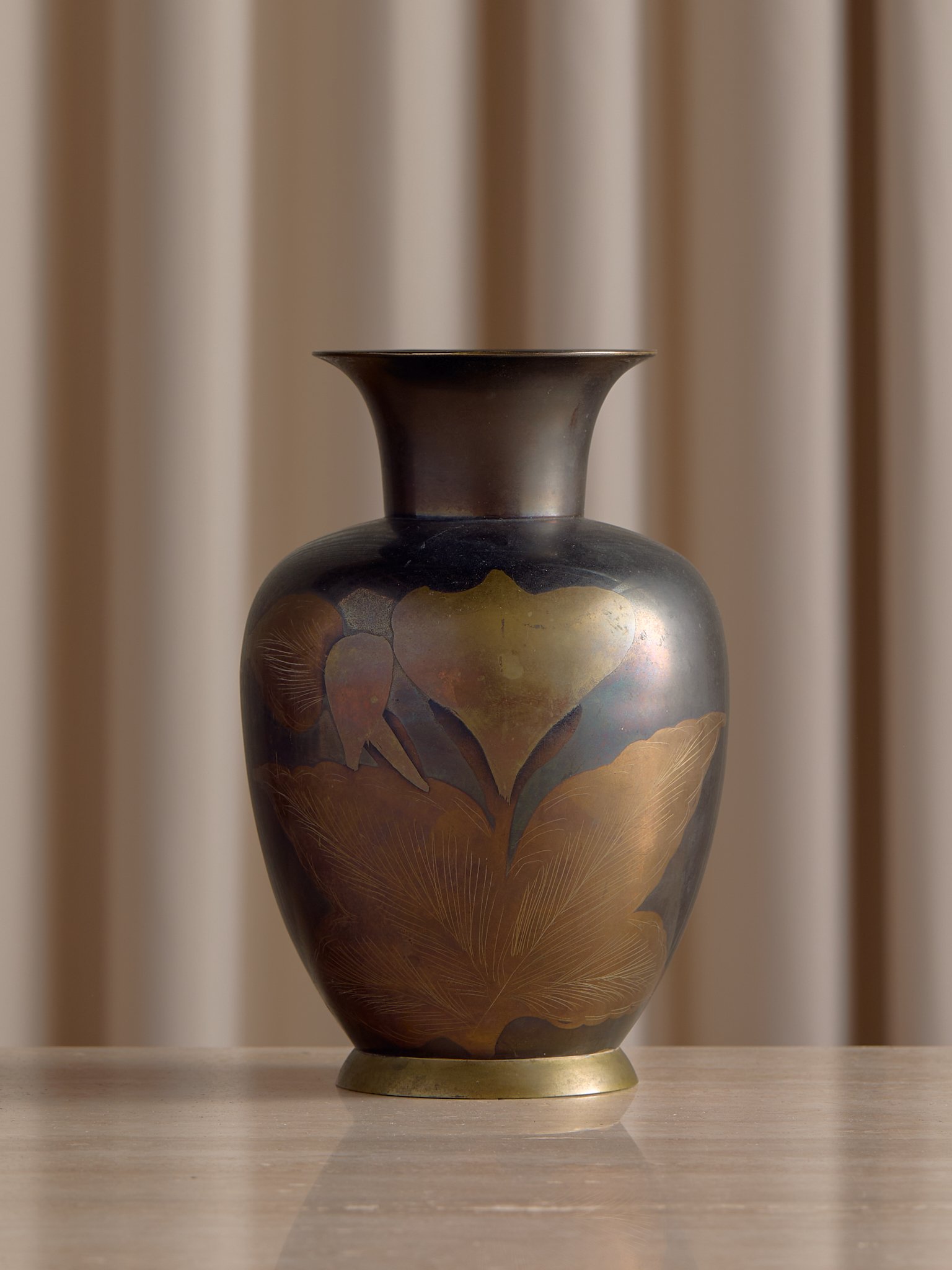 66_TheVintageBrassEtchedPictoralVase_003.jpg