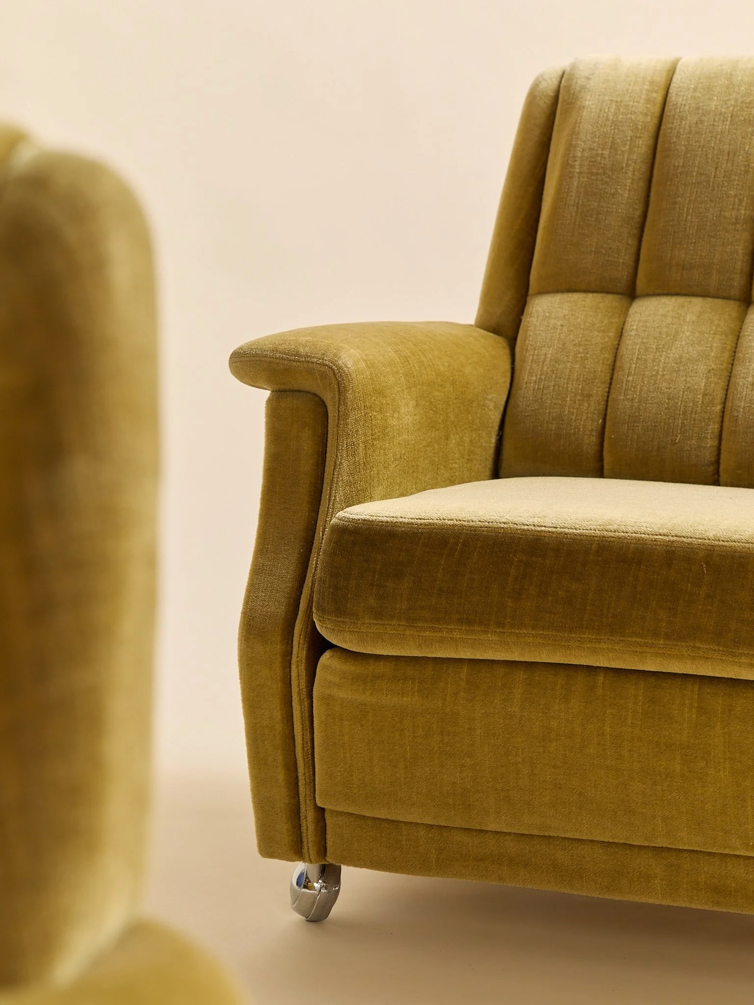376_TheVintagePairOfDanishVelourLoungeChairsC1960S_06.jpg