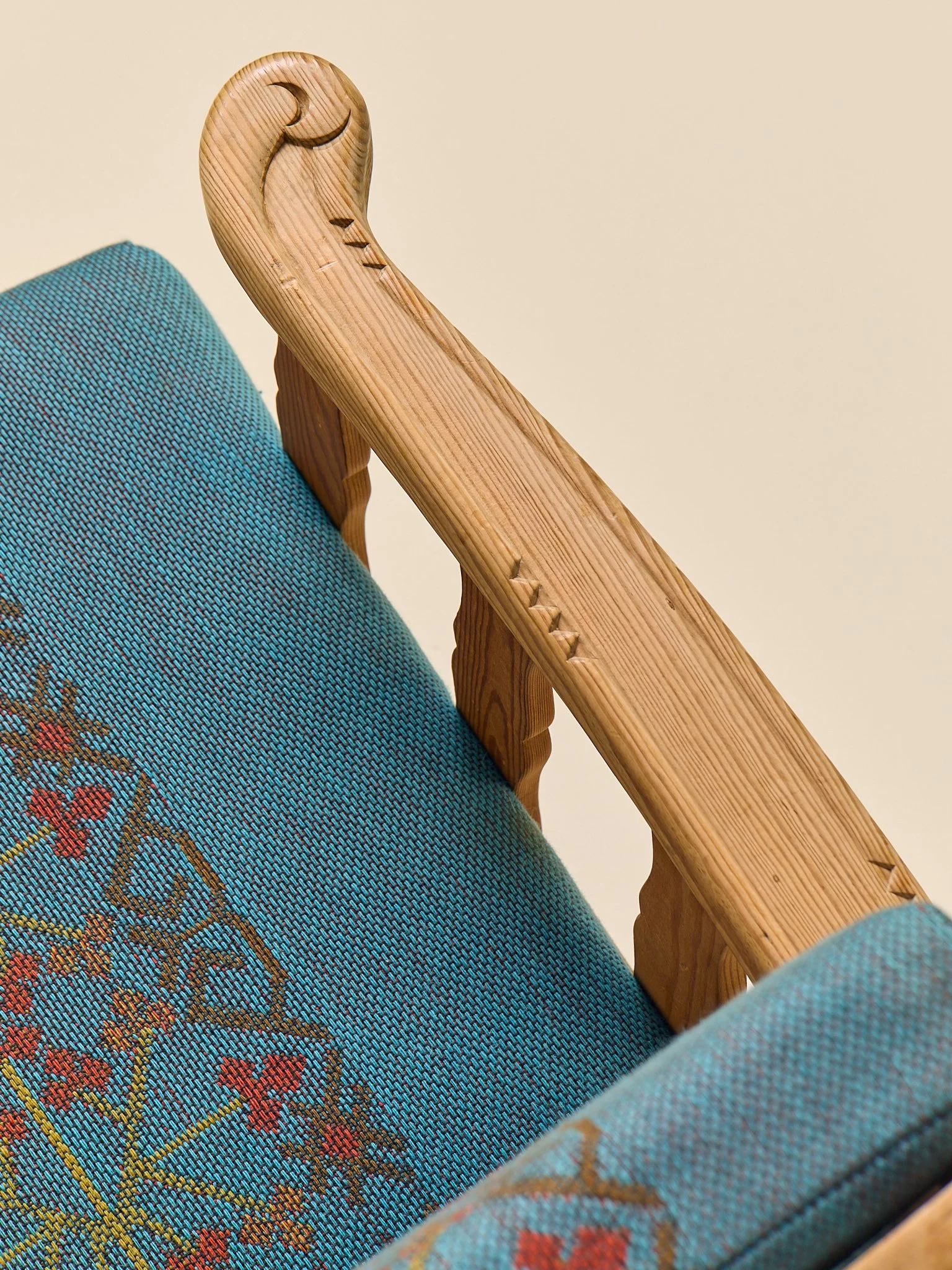 312_TheVintagePairof1950sKrogenasNorwegianPineLoungeChairs_07.jpg