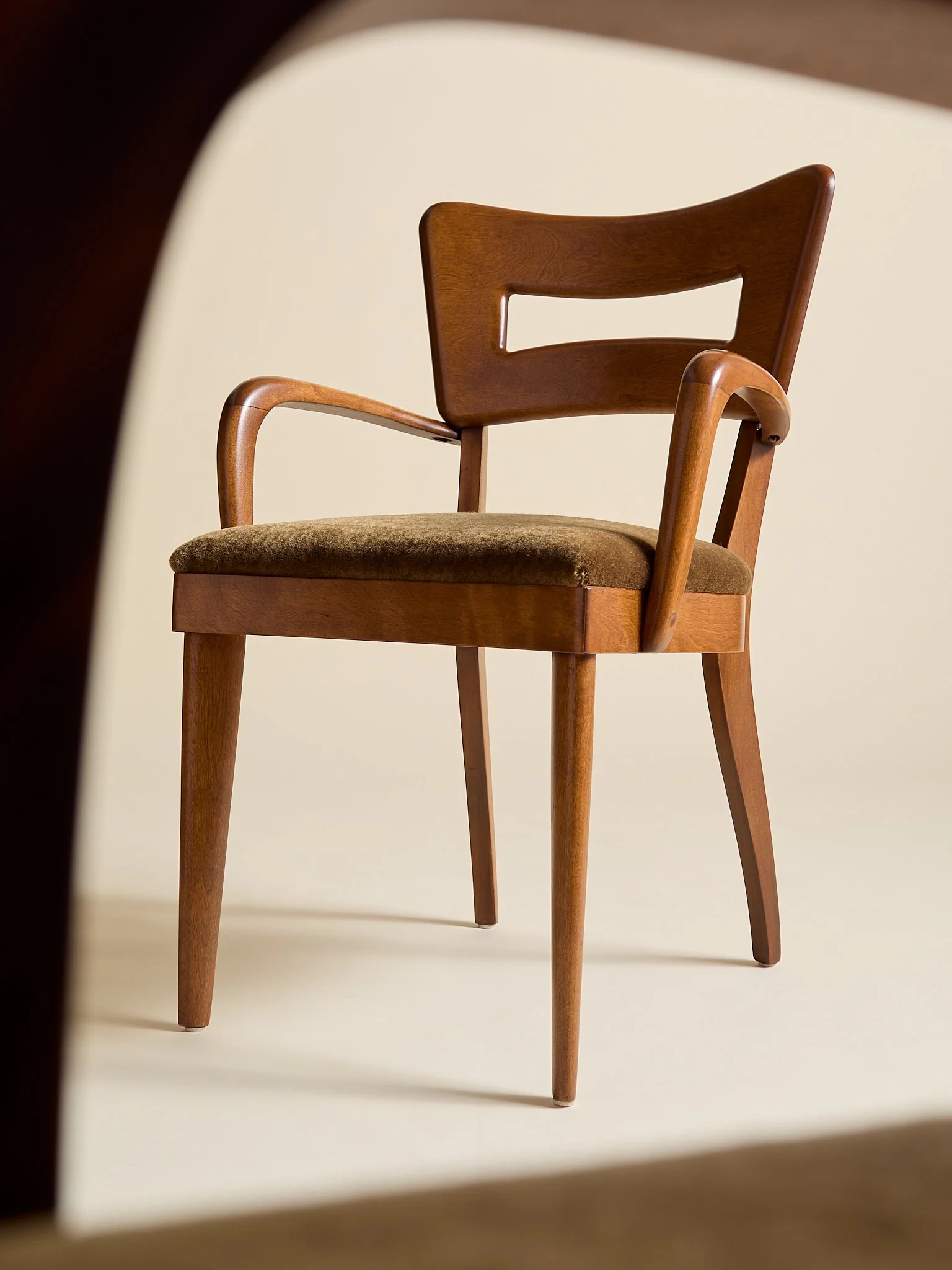 396_TheVintageHeywoodWakefieldM154C"DogBiscuit"UpholsteredDiningChairs_08.jpg