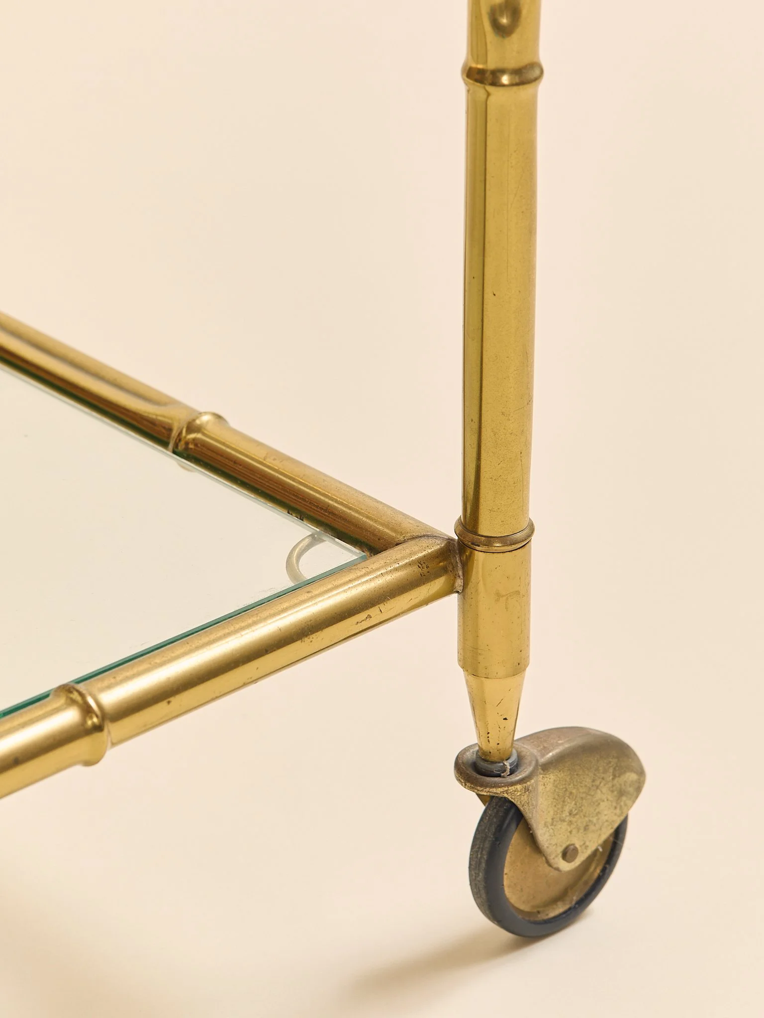 336_TheVintageHollywoodRegencyFauxBambooBrassBarCart_07.jpg