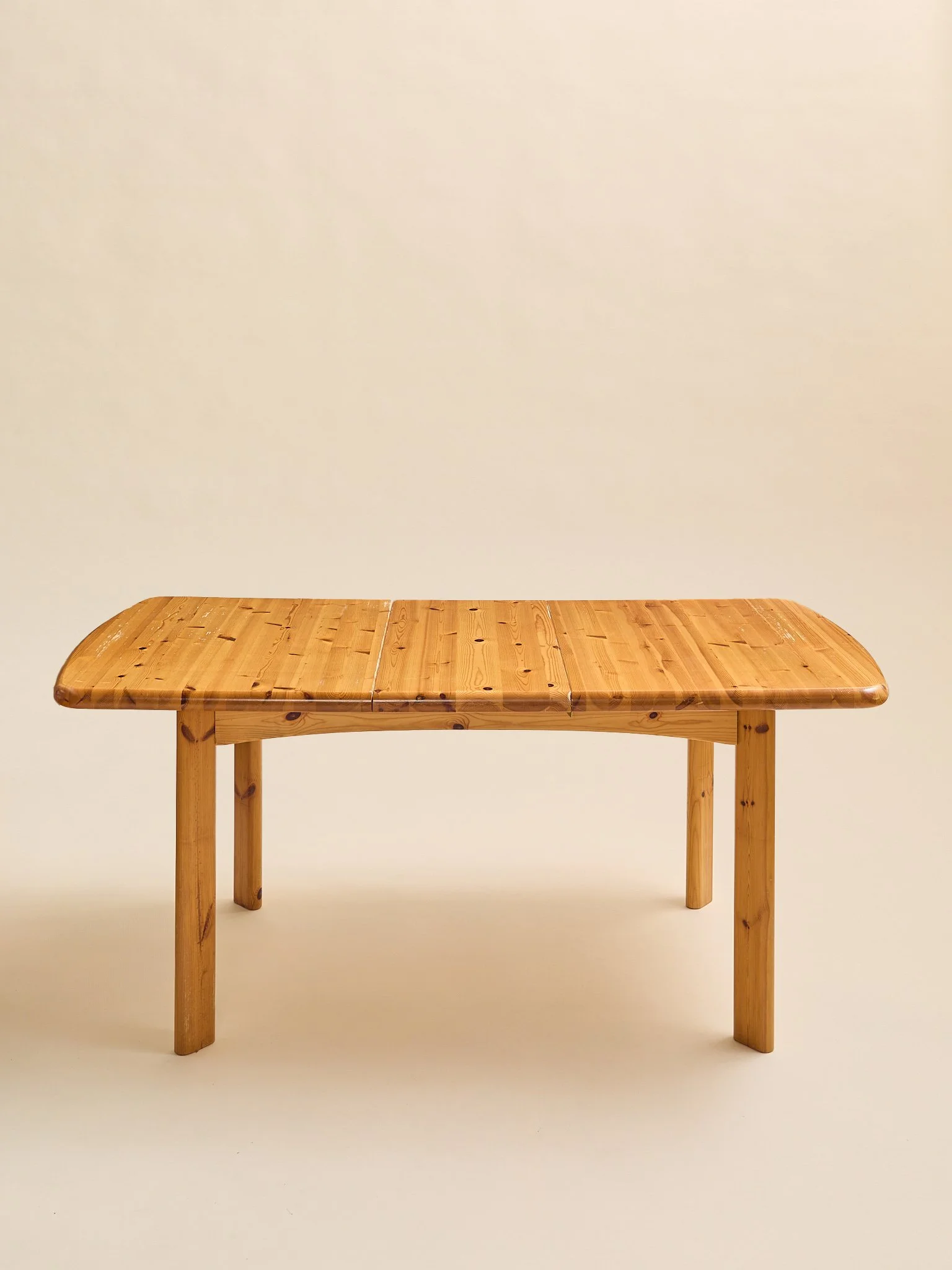 390_TheVintageDaumillerStylePineExtendingDiningTable1970S_01.jpg