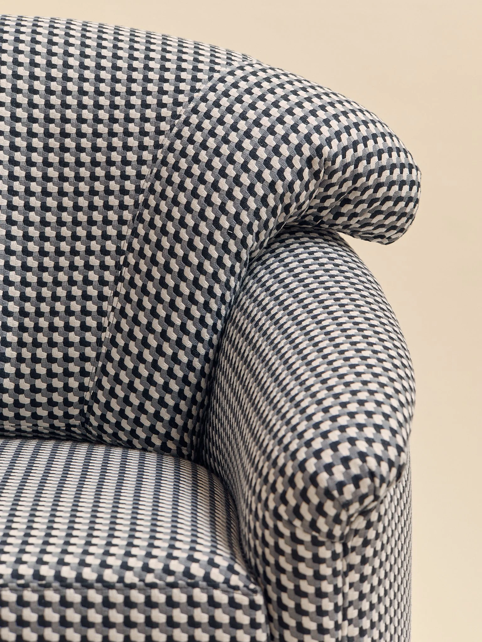 353_TheVintagePatternSwivelChair_05.jpg