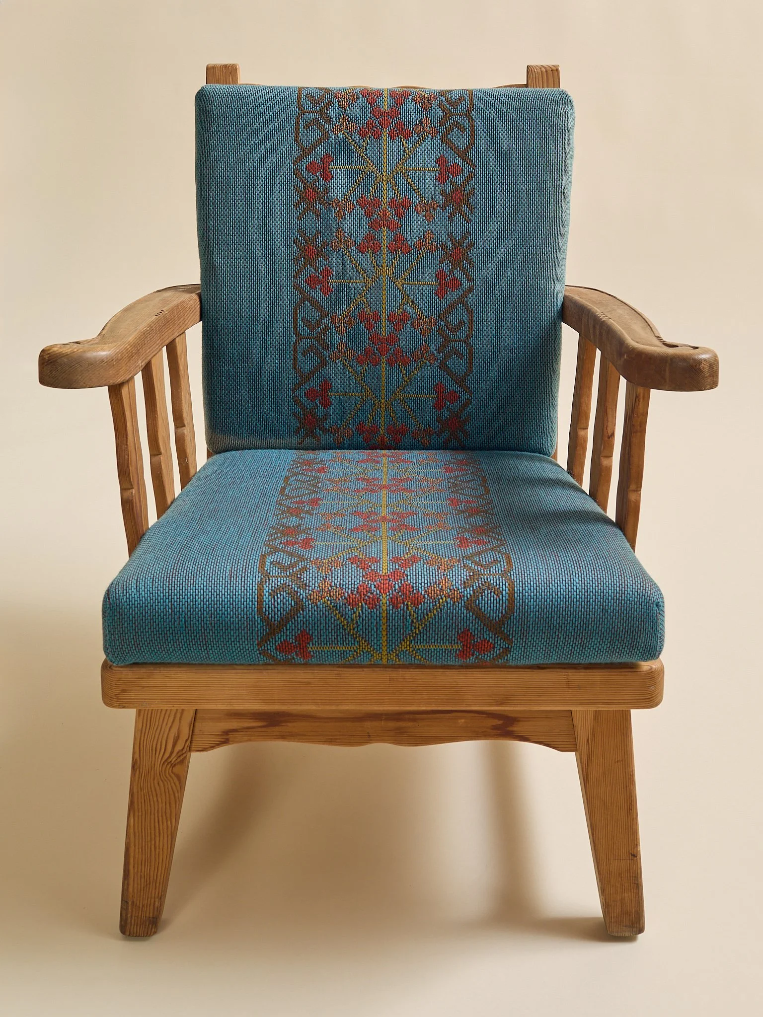 312_TheVintagePairof1950sKrogenasNorwegianPineLoungeChairs_09.jpg