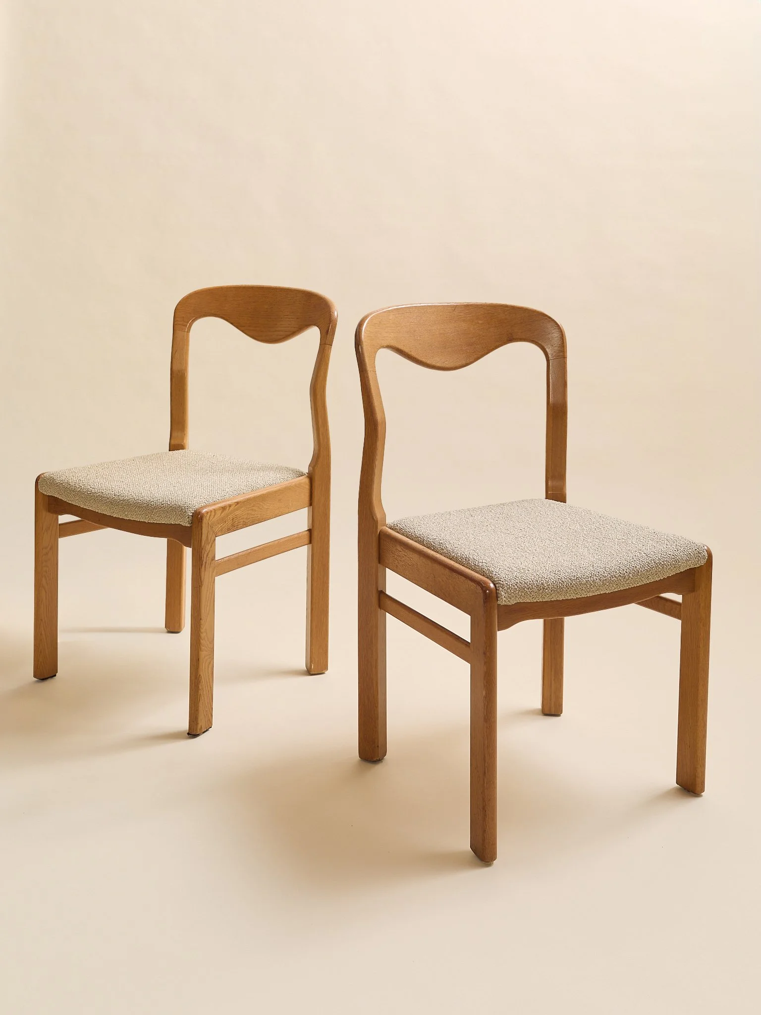 378_TheVintageStyleOfMollerOak&BoucleDiningChairs1970s_03.jpg