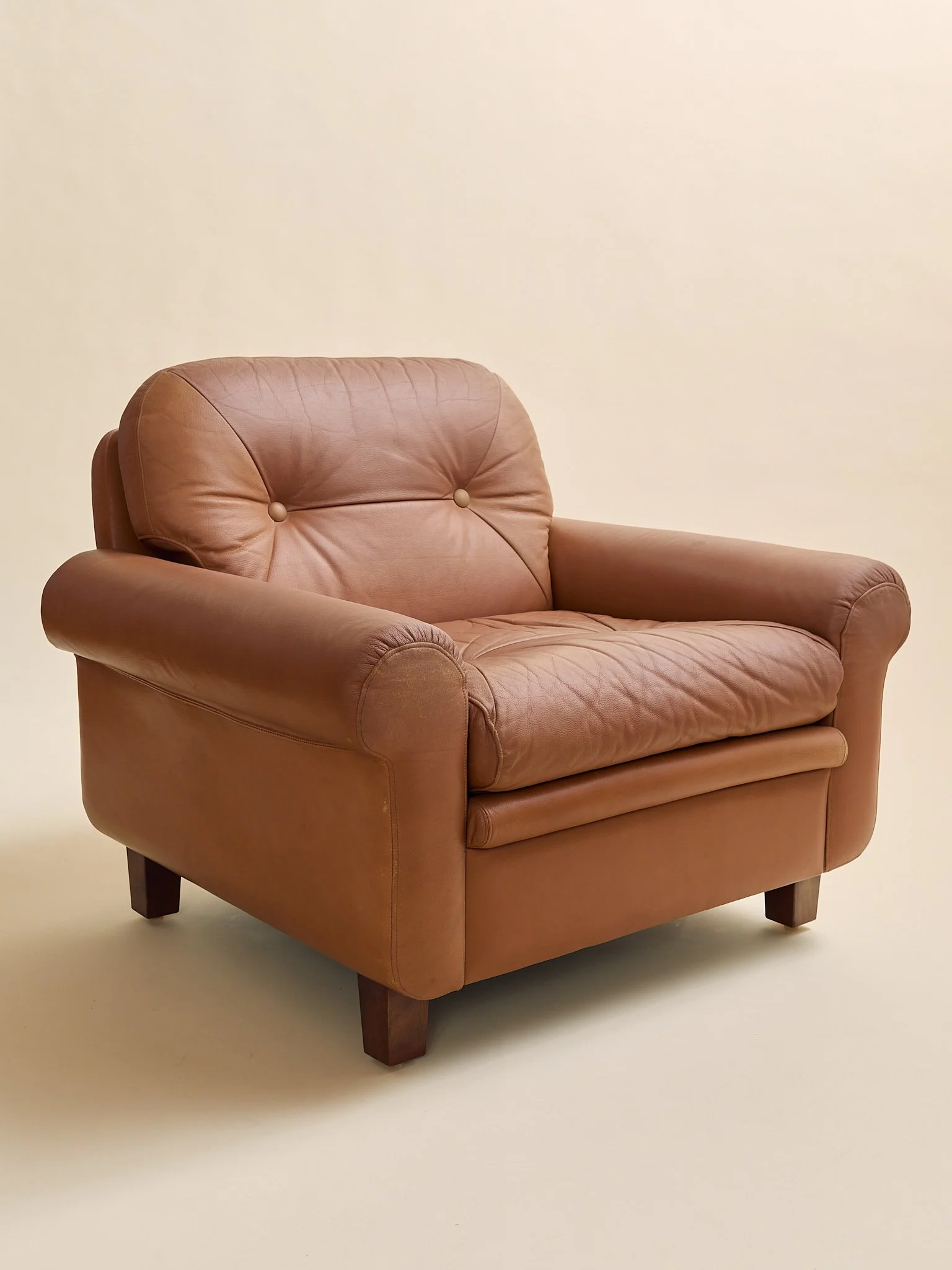 377_TheVintageGeorgThamsDanishLeatherLoungeChairs_03.jpg