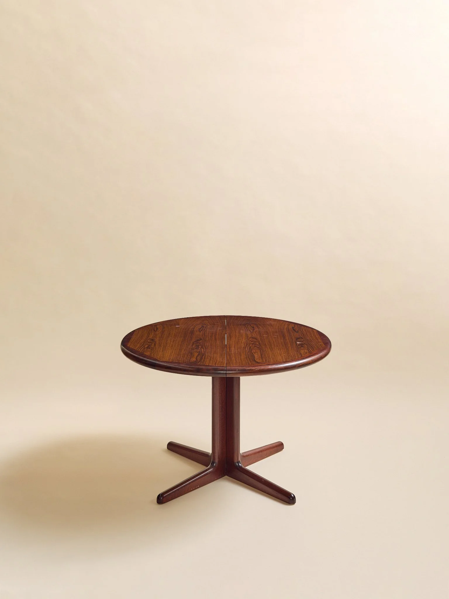 346_TheVintageDyrlundDanishRosewoodExtendingDiningTable1960s_03.jpg