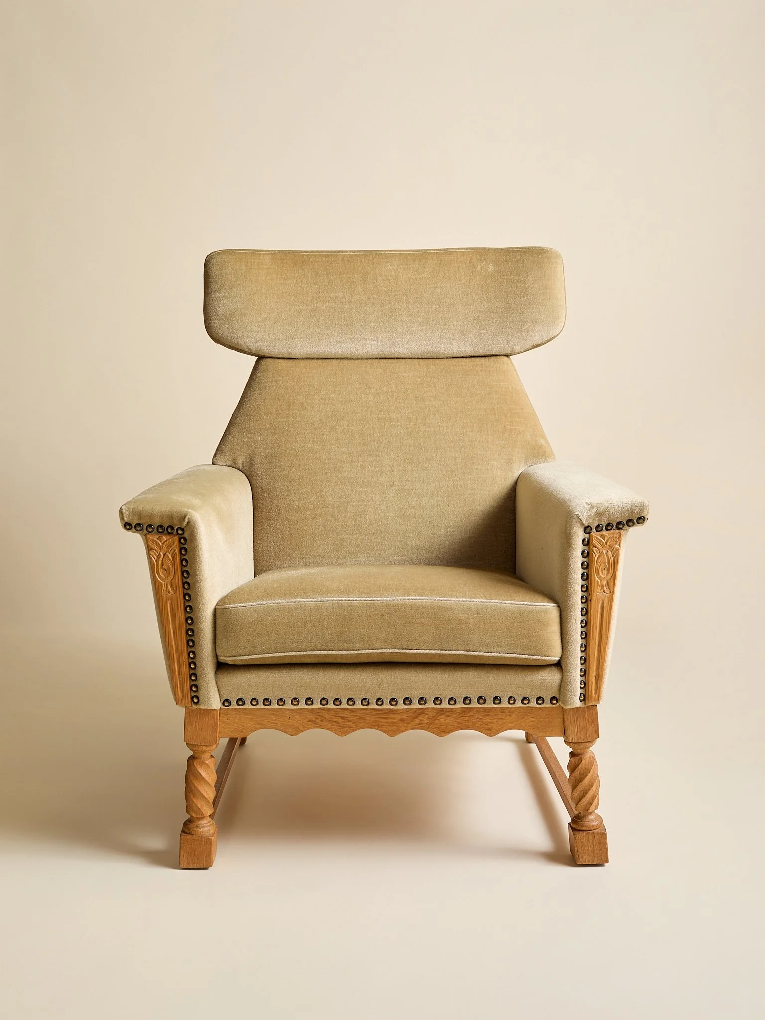 394_TheVintageDanishVelourCarvedDetailArmchairs_01.jpg