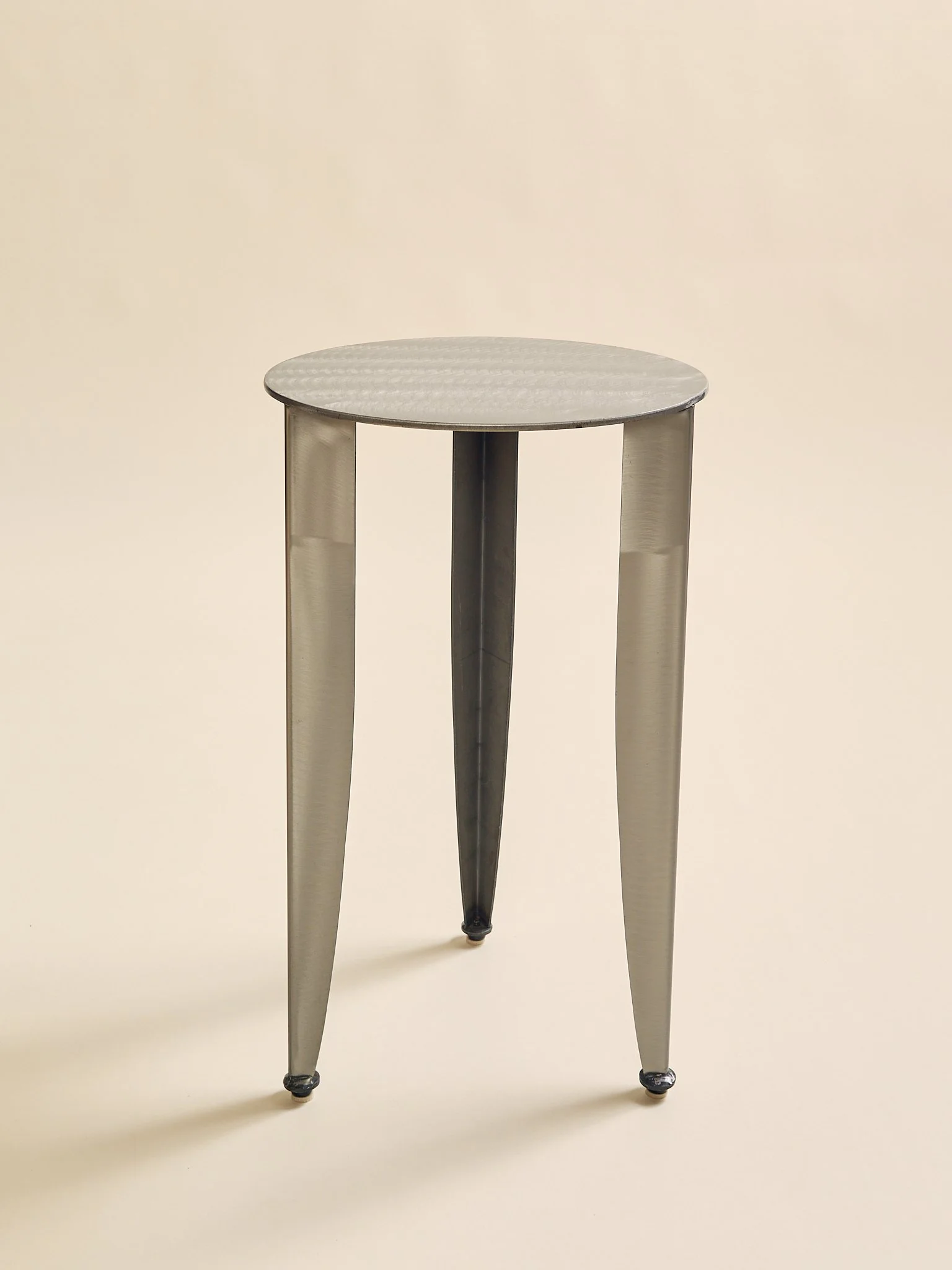 318_PairofIndustrialModernBrushedSteelCircularSideTables_03.jpg