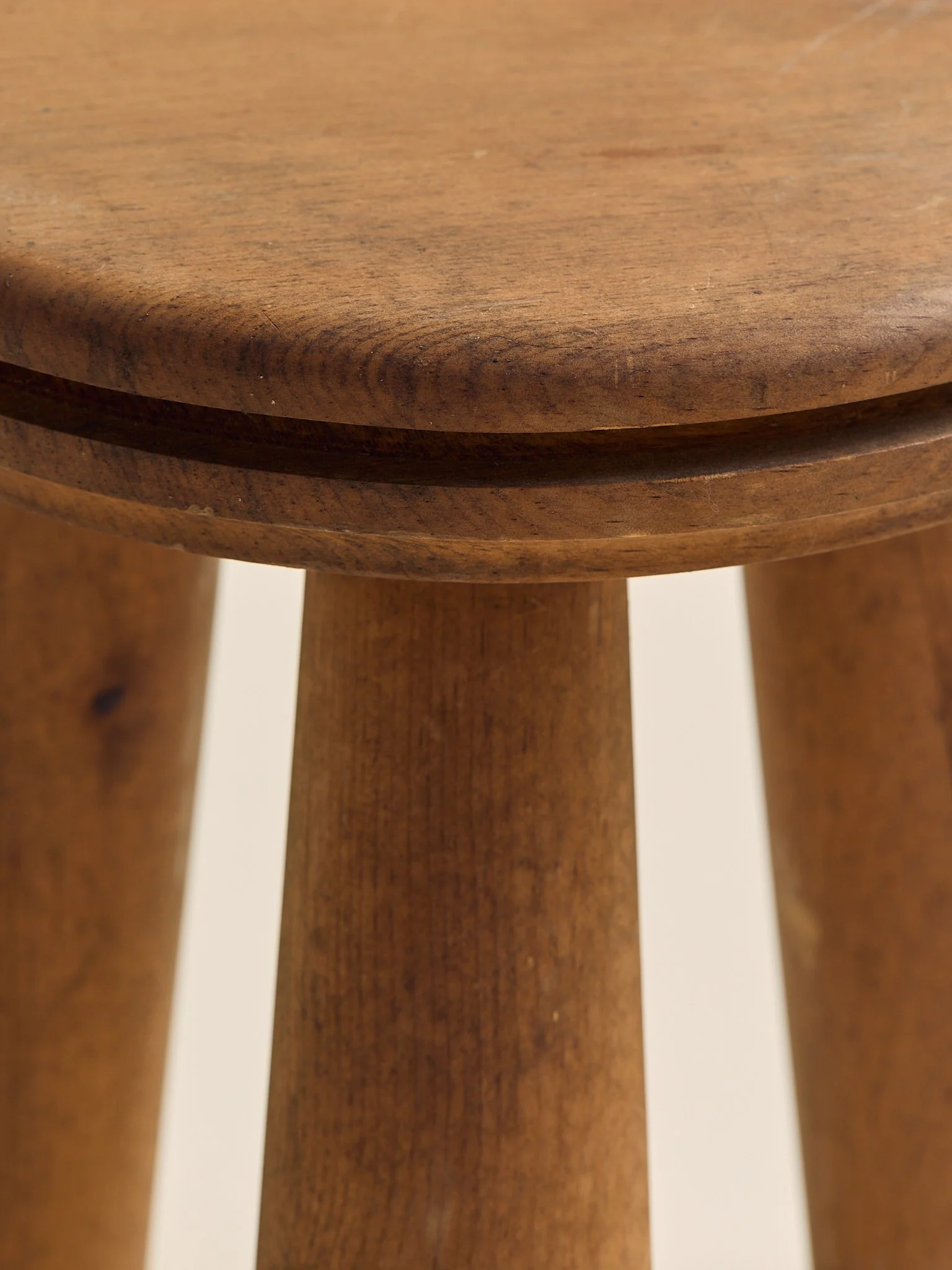 292_Stool_01_04.jpg