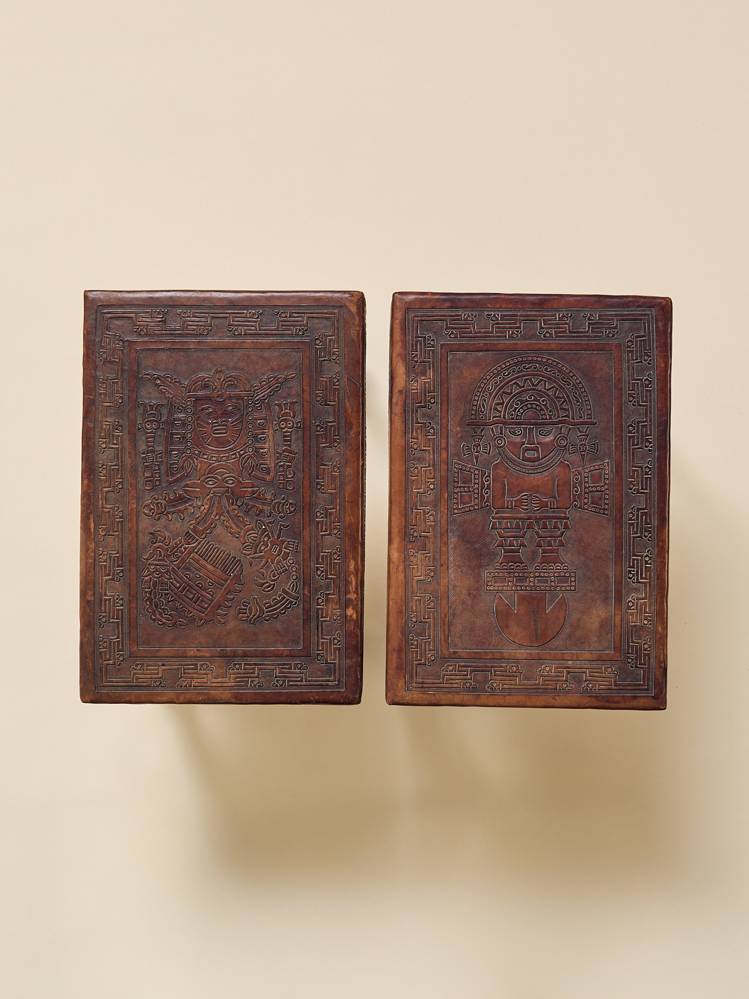 316_TheVintagePeruvianCarvedLeatherSideTableSet_03.jpg