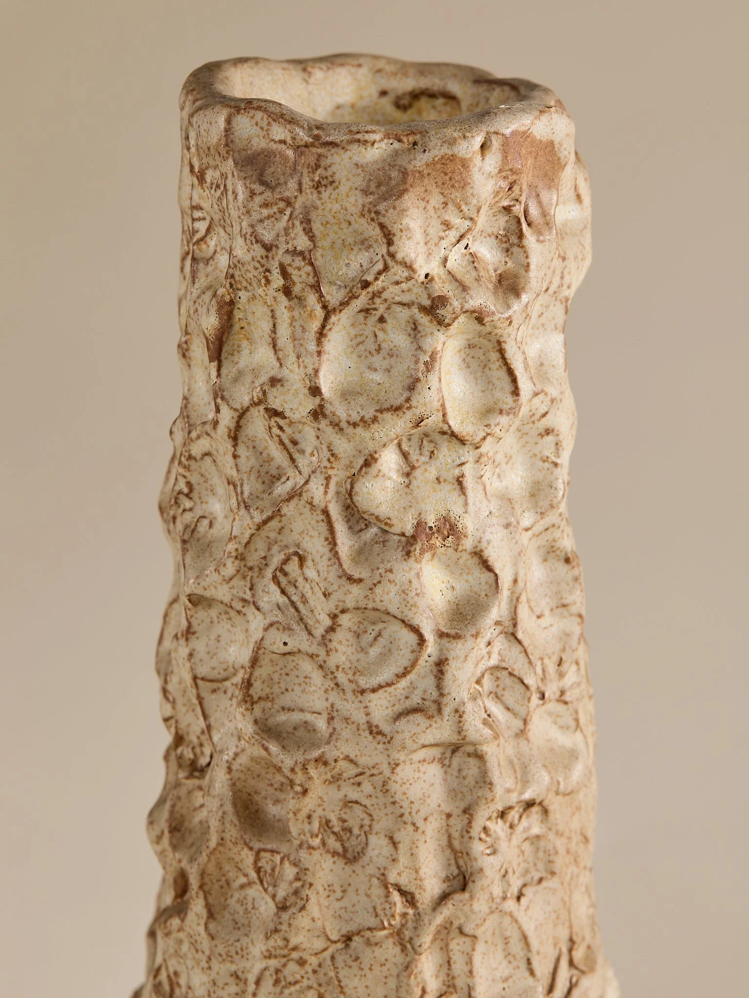 212_TheVintageHandMadeCeramicDappleTextureVase _004.jpg