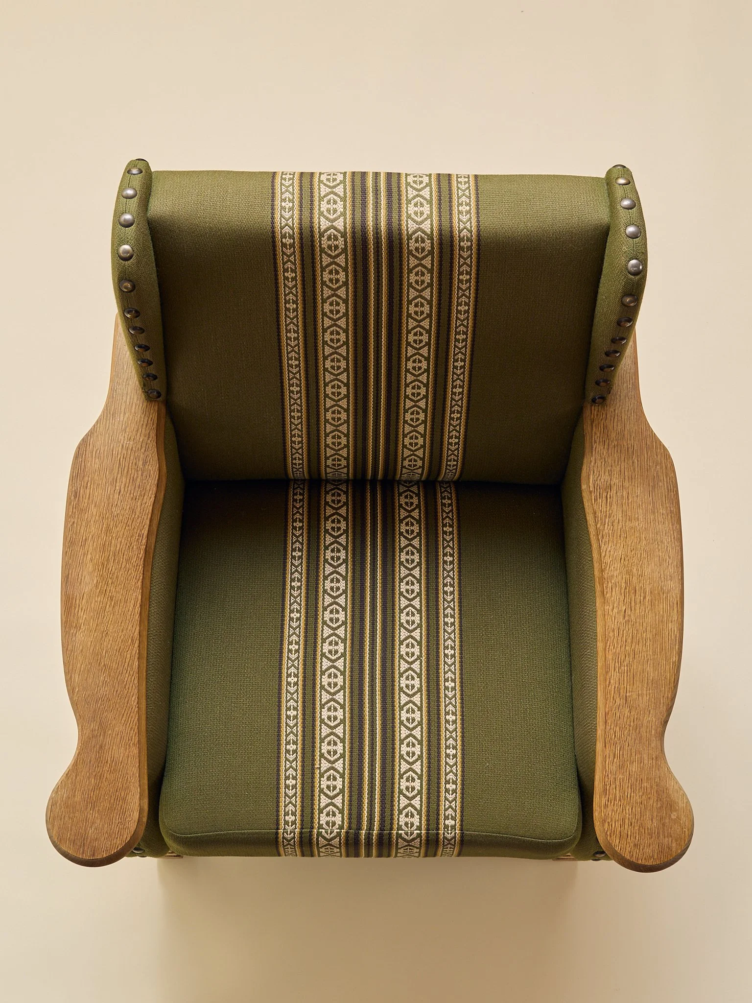 372_TheVintageDanishOakLoungeChairsAttrHenningKjaernulf1960s_06.jpg