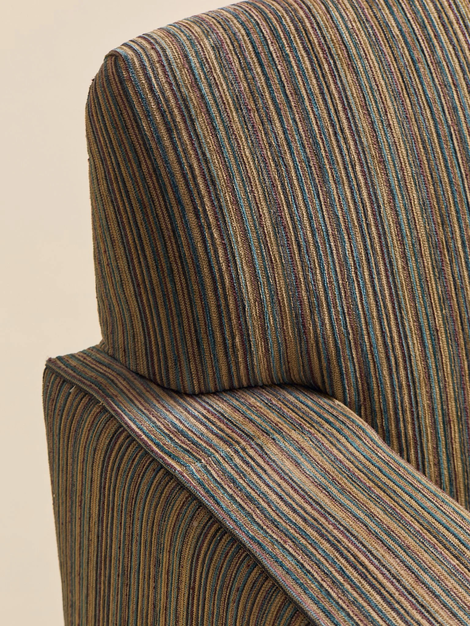 141_TheVintageSubtleStripeDeepSofa_007.jpg