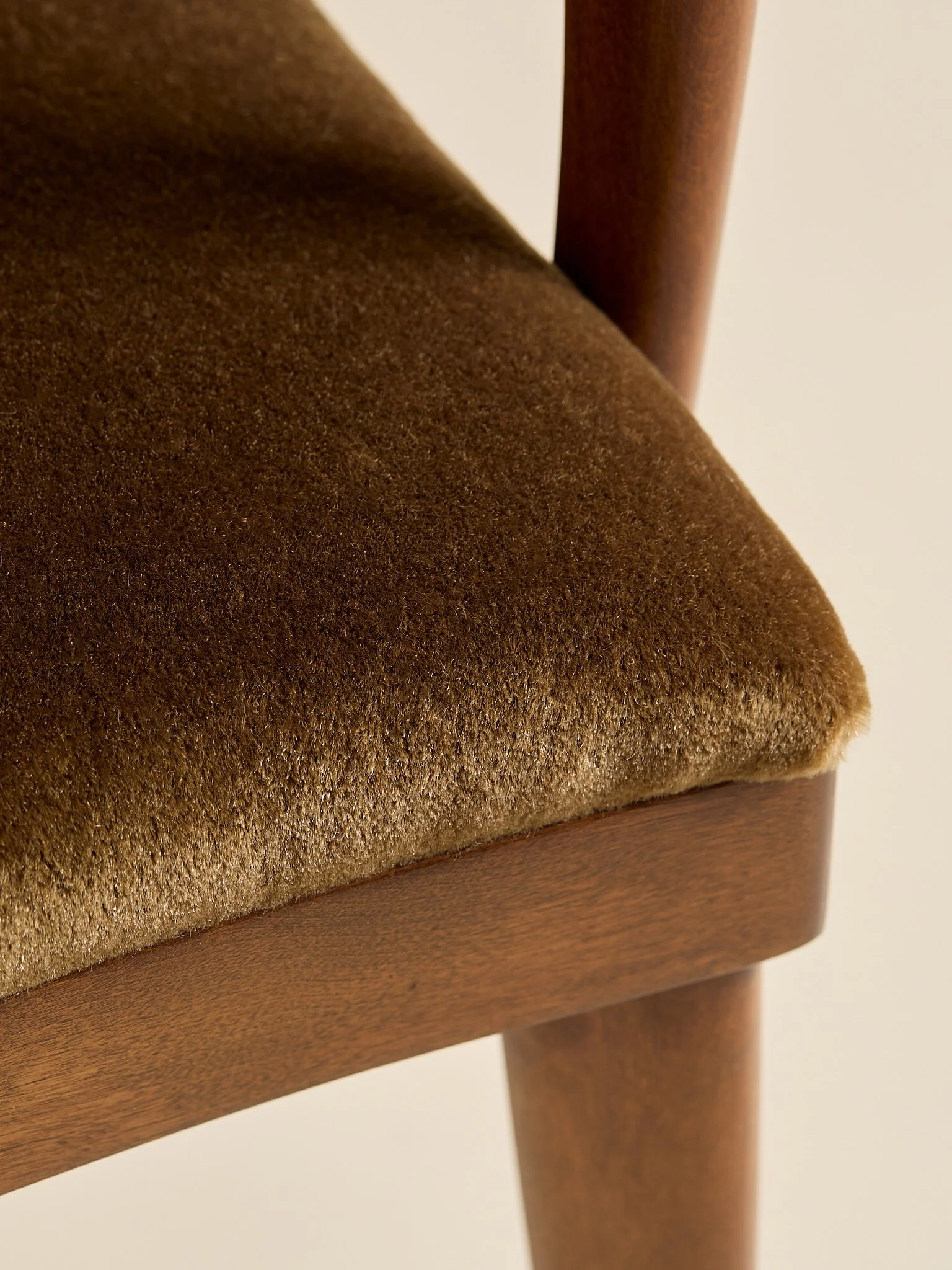 396_TheVintageHeywoodWakefieldM154C"DogBiscuit"UpholsteredDiningChairs_13.jpg
